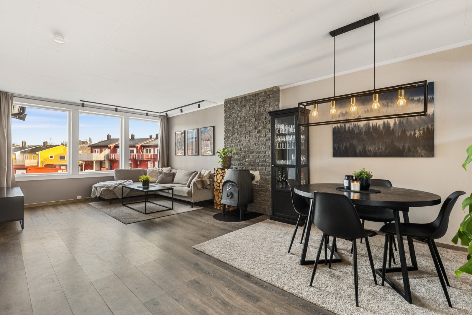 EIE eiendomsmegling har gleden av å presentere Knut Hamsuns vei 2B
Foto: Kathinka Herbst v/ Vaajmoe AS Galleribilde