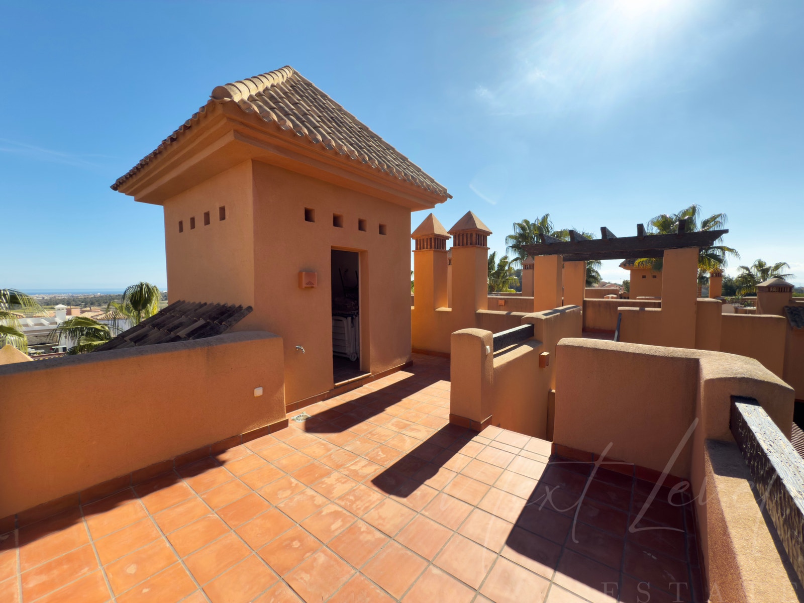 Solarium med egen bod i "tårn" Galleribilde