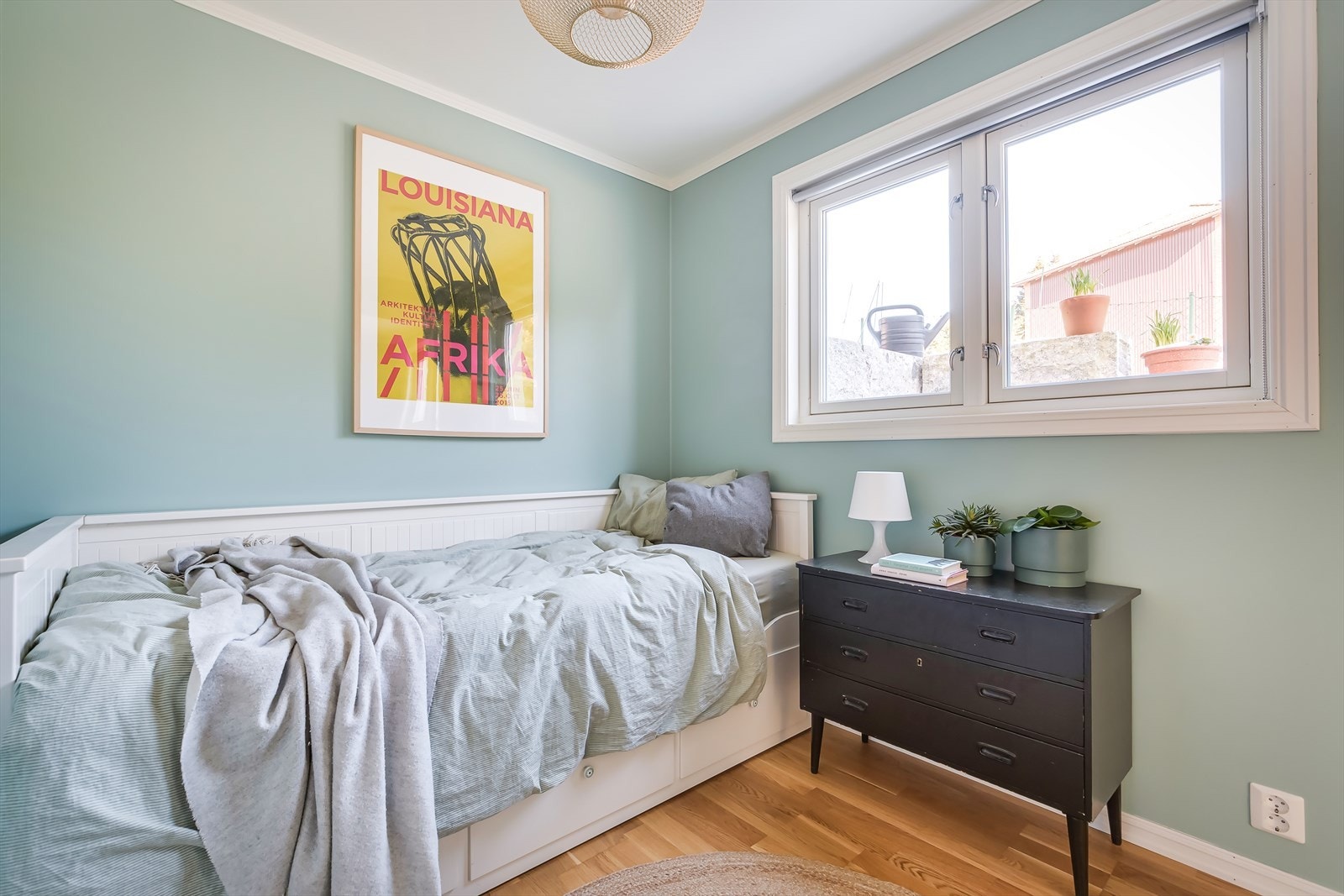 Rommet er i dag innrede med seng og øvrige møbler (rommet er godkjent som bod, iht. byggetegninger). Galleribilde