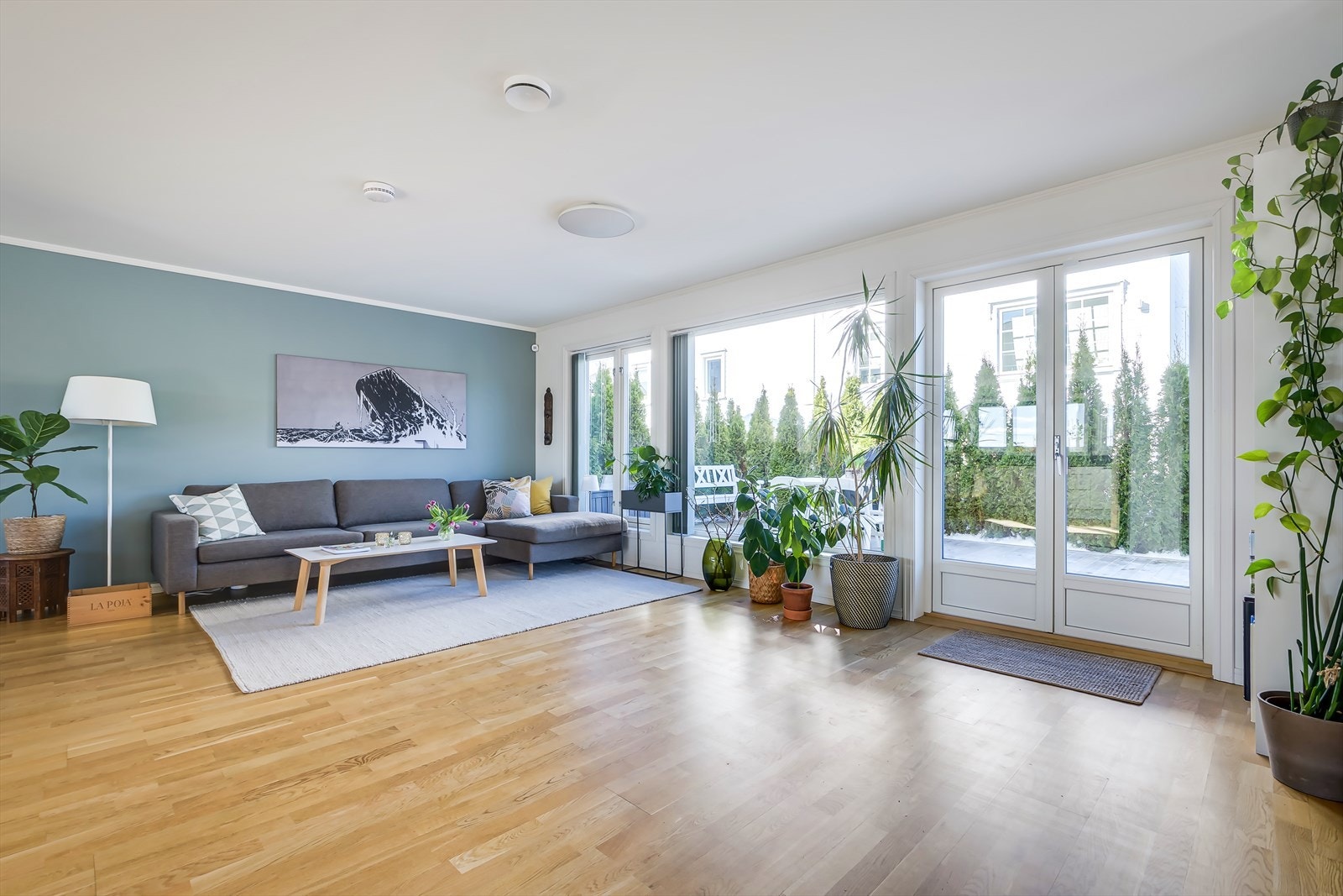 Her får du en innflytningsklar enebolig fra 2020 over tre plan med to uteplasser og garasje. Galleribilde