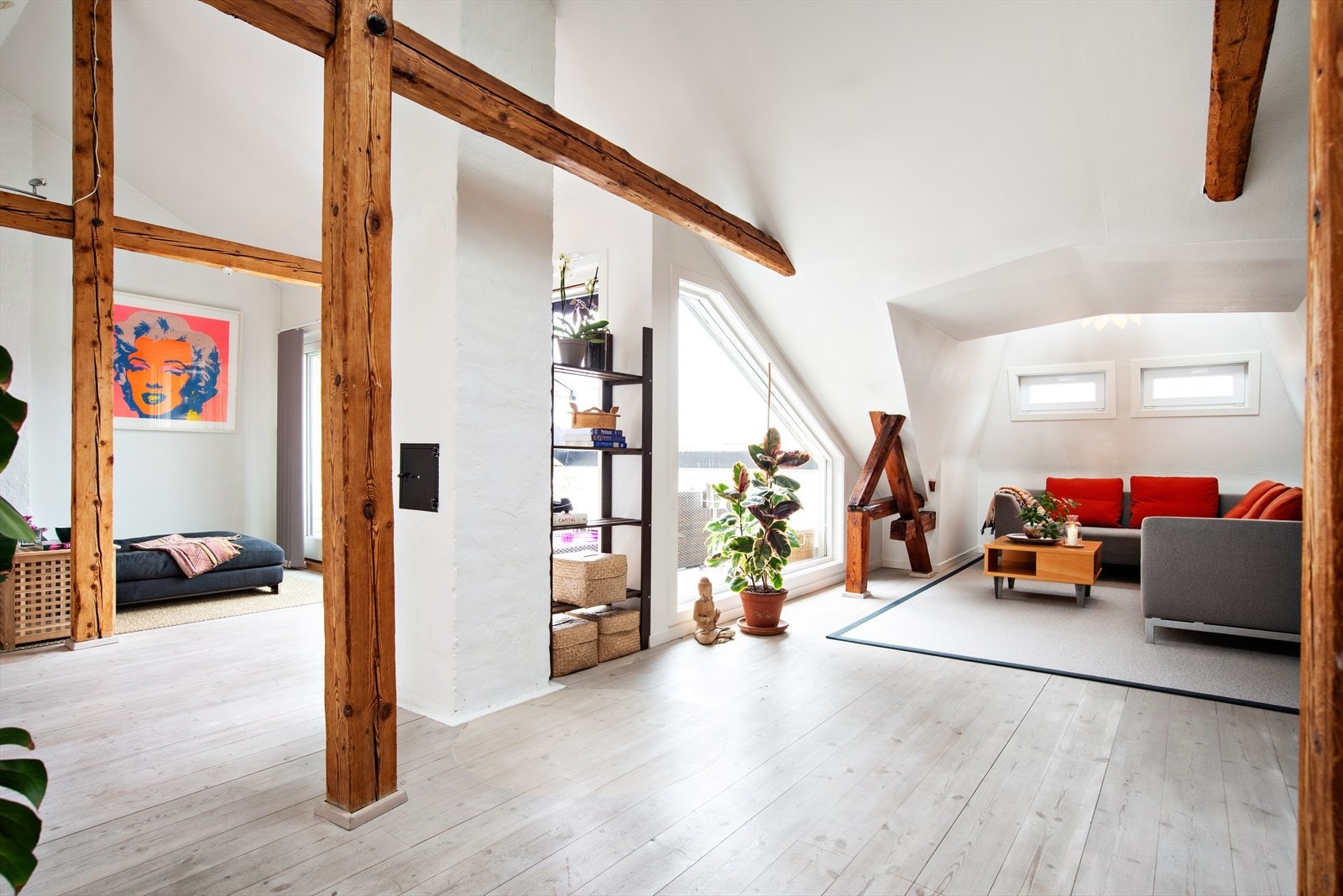Videre kommer man opp til boligens loftsetasje. Galleribilde