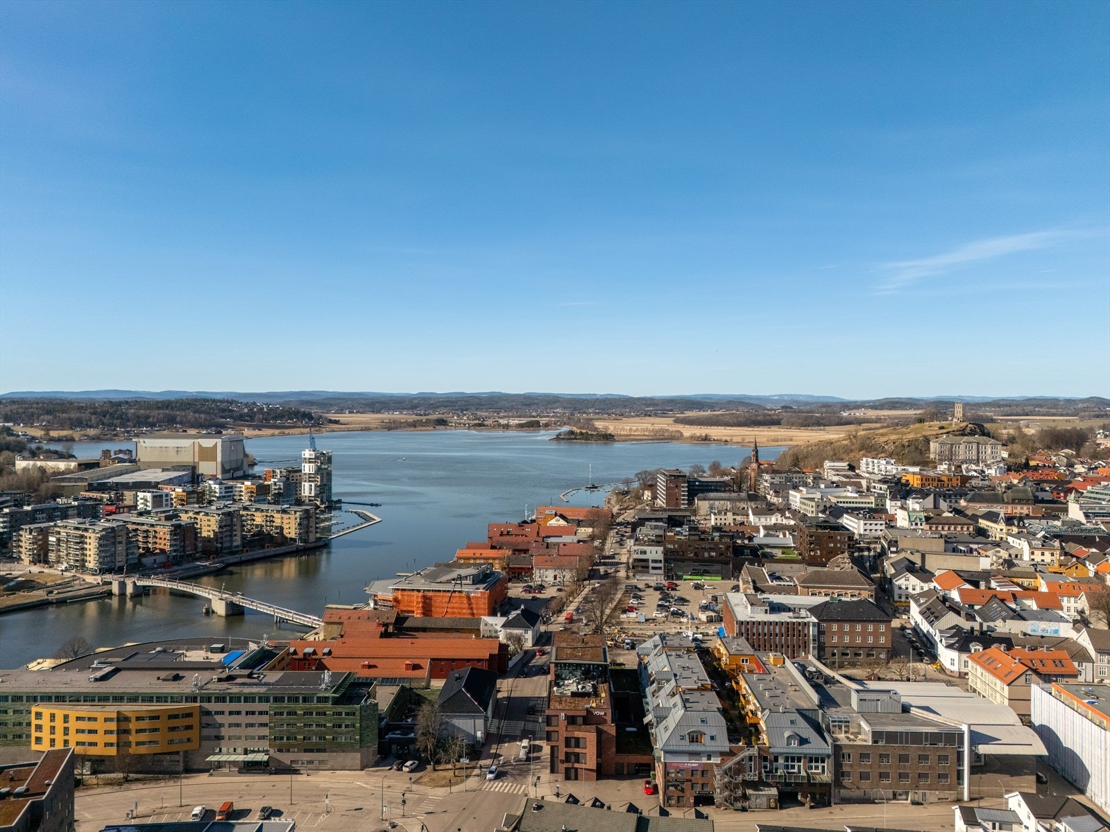 Området består i stor grad av mye av byens eldste og mest ærverdig trehusbebyggelse, og særlig mer sentralt kan du knapt bo. Galleribilde