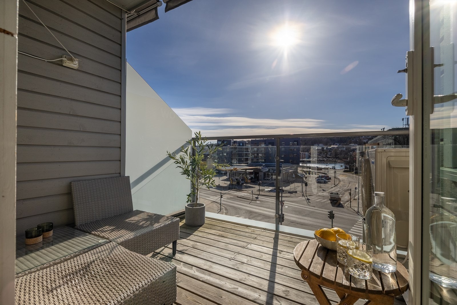 En lys og moderne selveierleilighet med egen balkong - midt i sentrumskjernen! Galleribilde