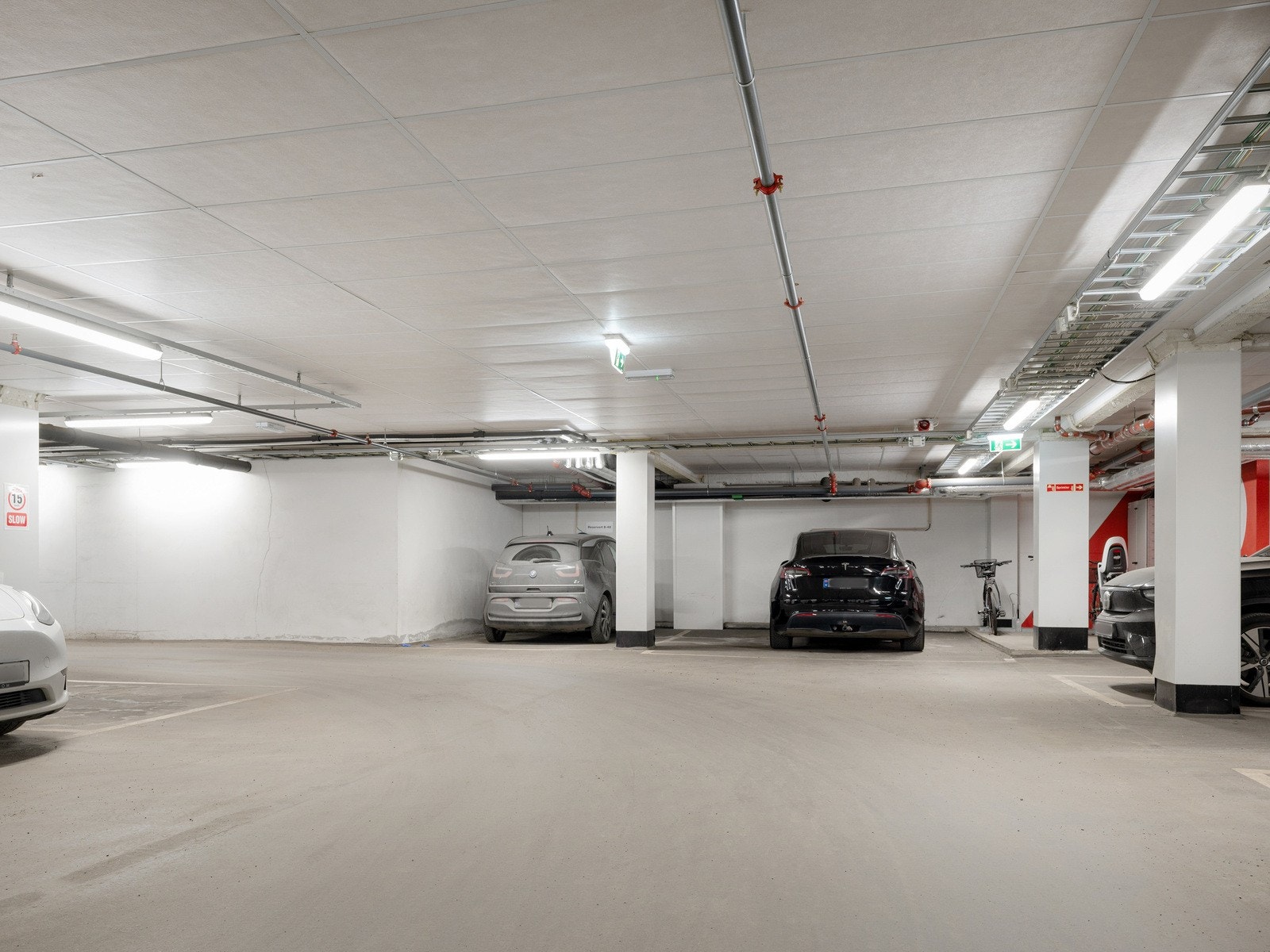 Du kan ta heisen direkte ned til garasjen fra boligens etasjeplan. Galleribilde