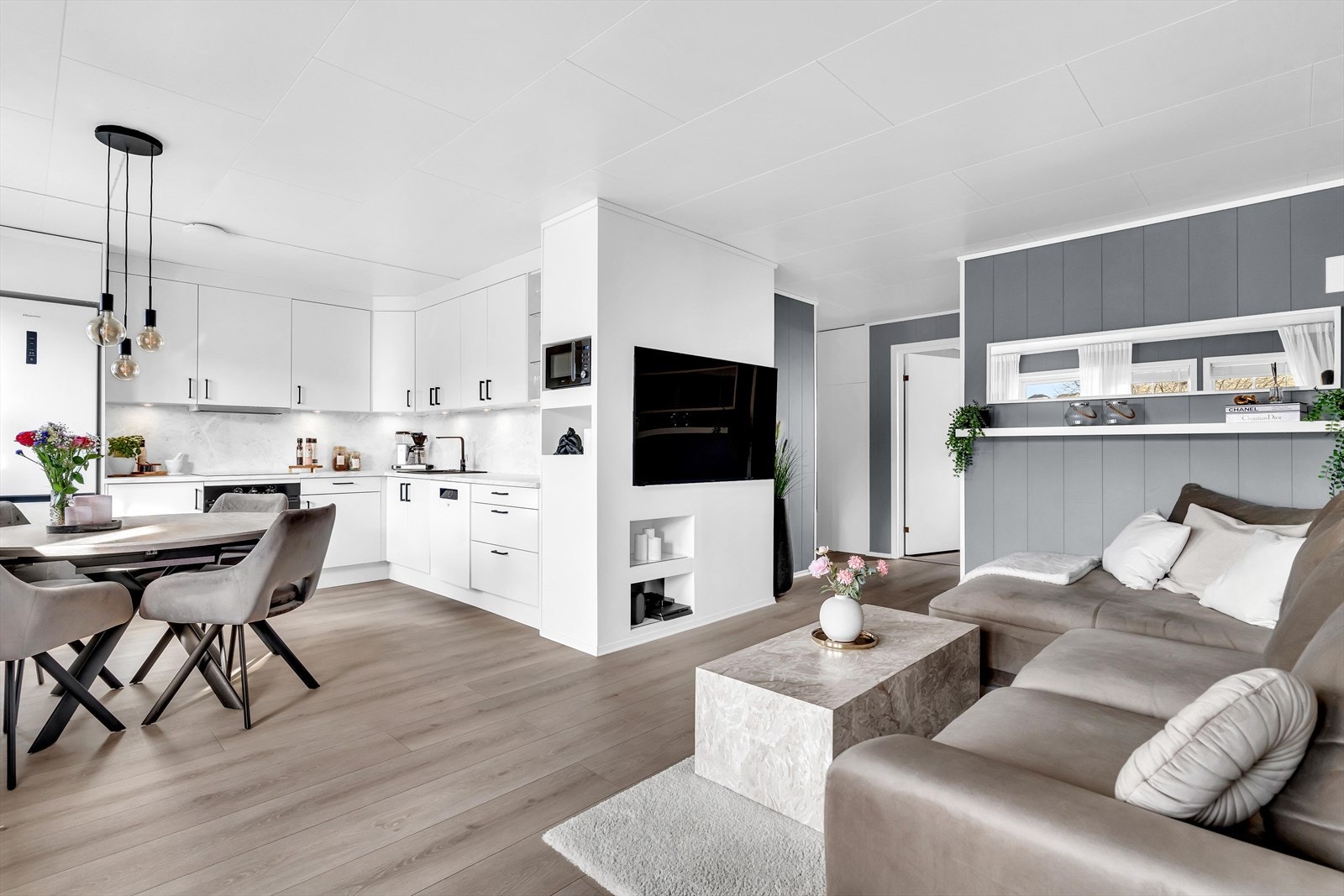 Dette er en moderne og velholdt 3-roms leilighet med idyllisk beliggenhet på Sagdalen! Galleribilde