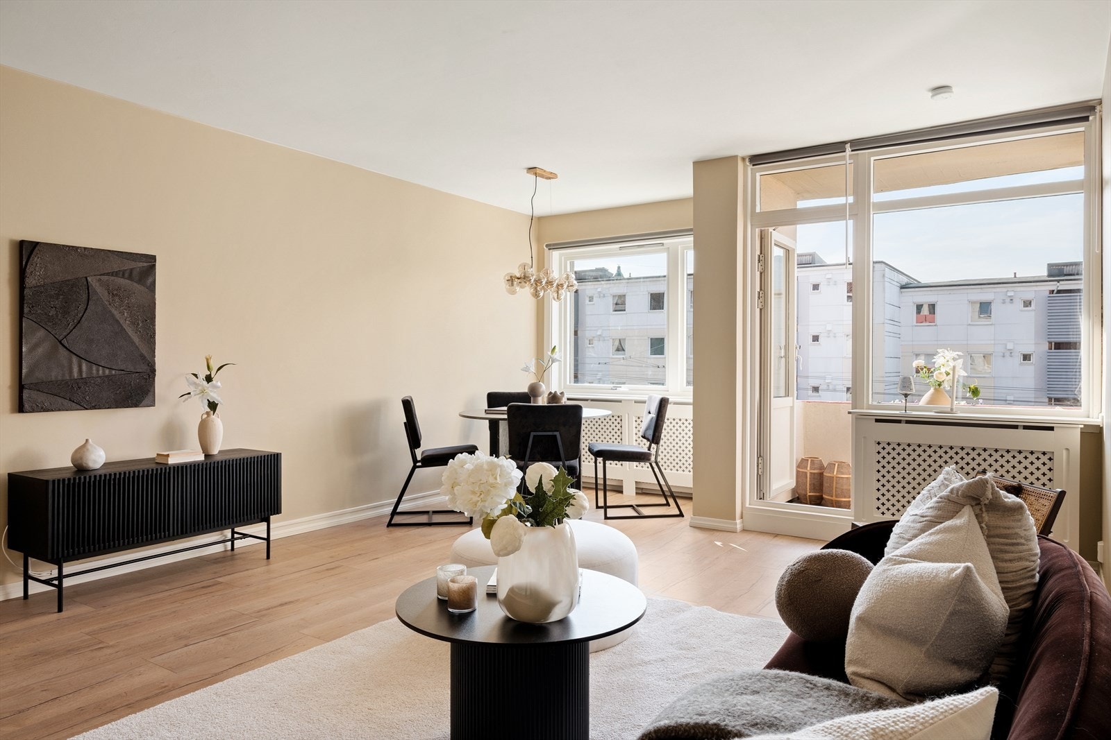 Enkelte veggflater er malt i 2025. Galleribilde