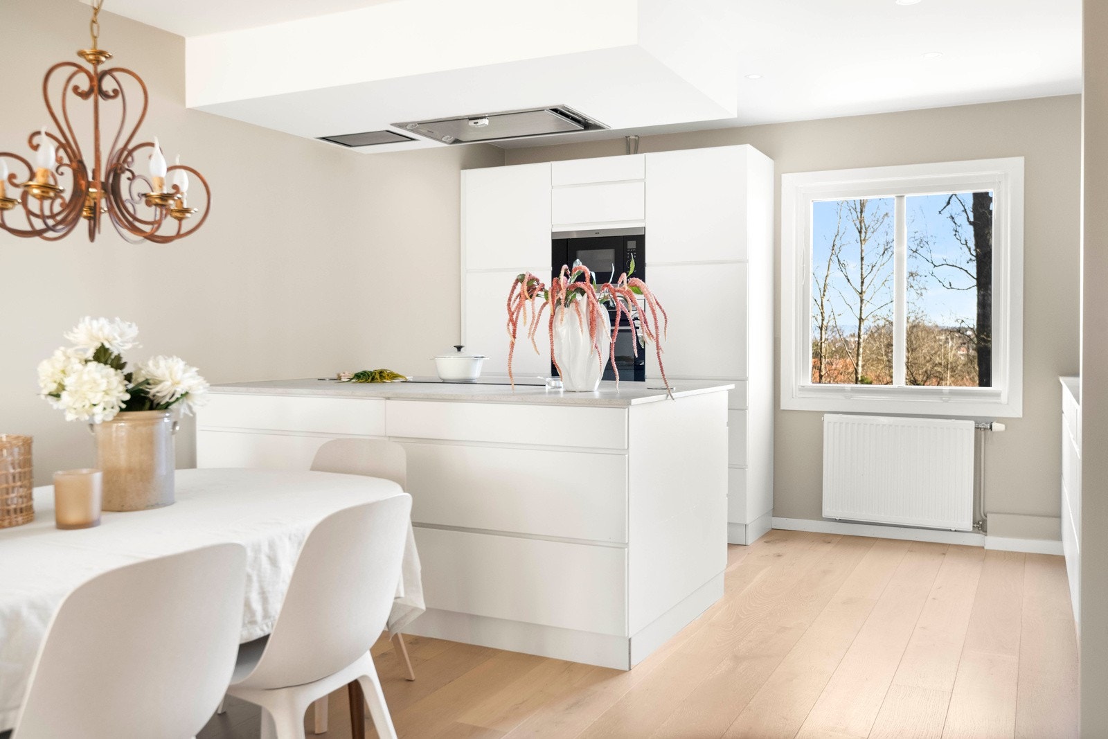 En delikat 3-roms (opprinnelig 4-roms) selveier med attraktiv beliggenhet i naturskjønne omgivelser på Eikskollen! Galleribilde