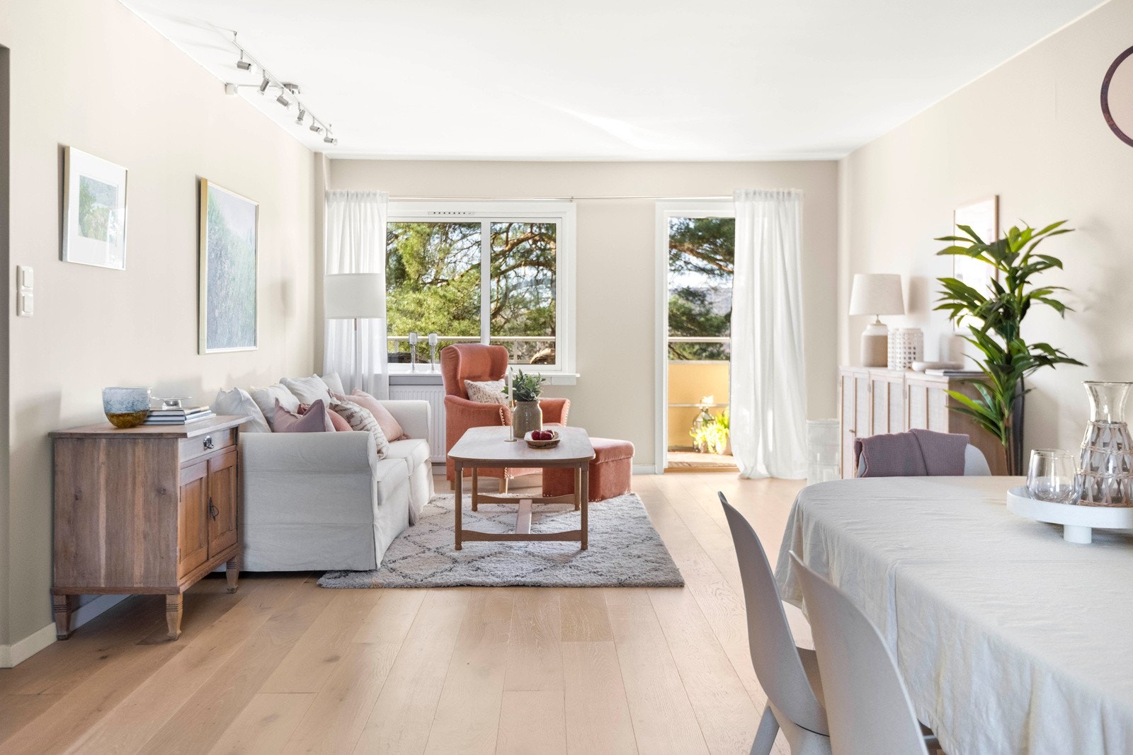 Velkommen til Eikskollen 6A - presentert av Elise Riise Johnsen, tlf. 90 11 08 66. Galleribilde