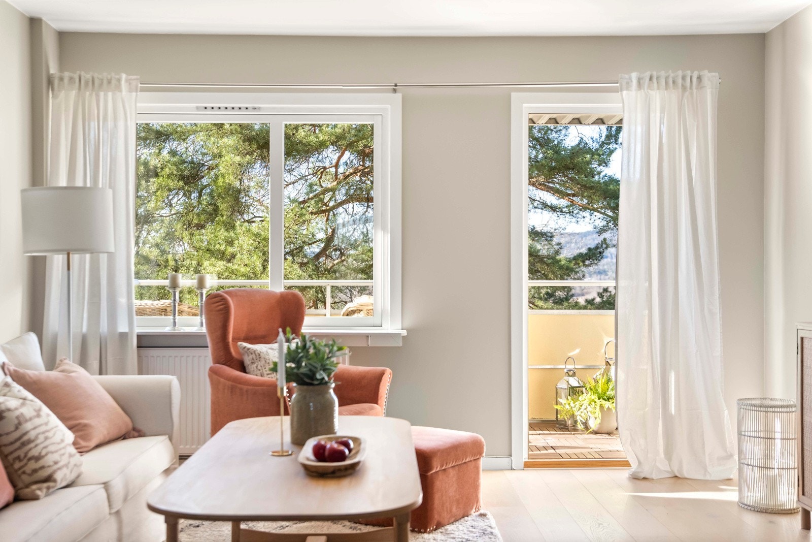 Stuen har utgang til en vestvendt balkong på ca. 8 kvm. Galleribilde