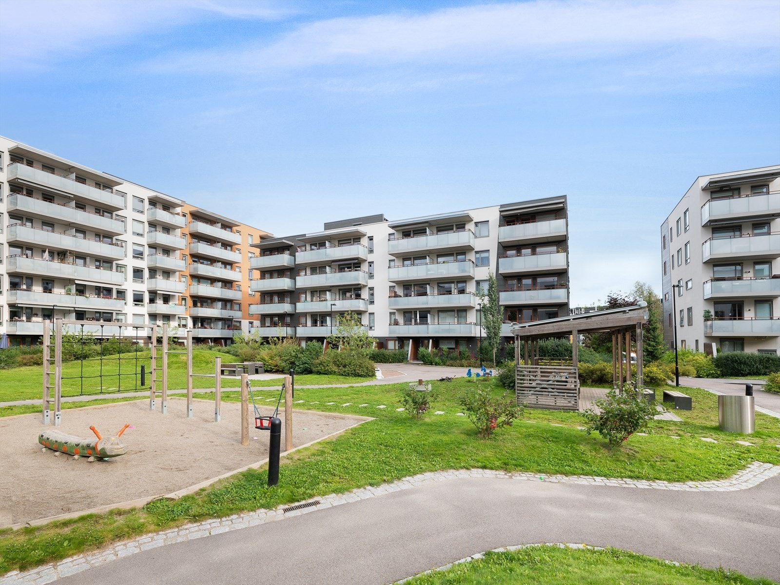 - Borettslaget består av 64 andelsleiligheter og ligger i et meget populært område på Løren - Galleribilde