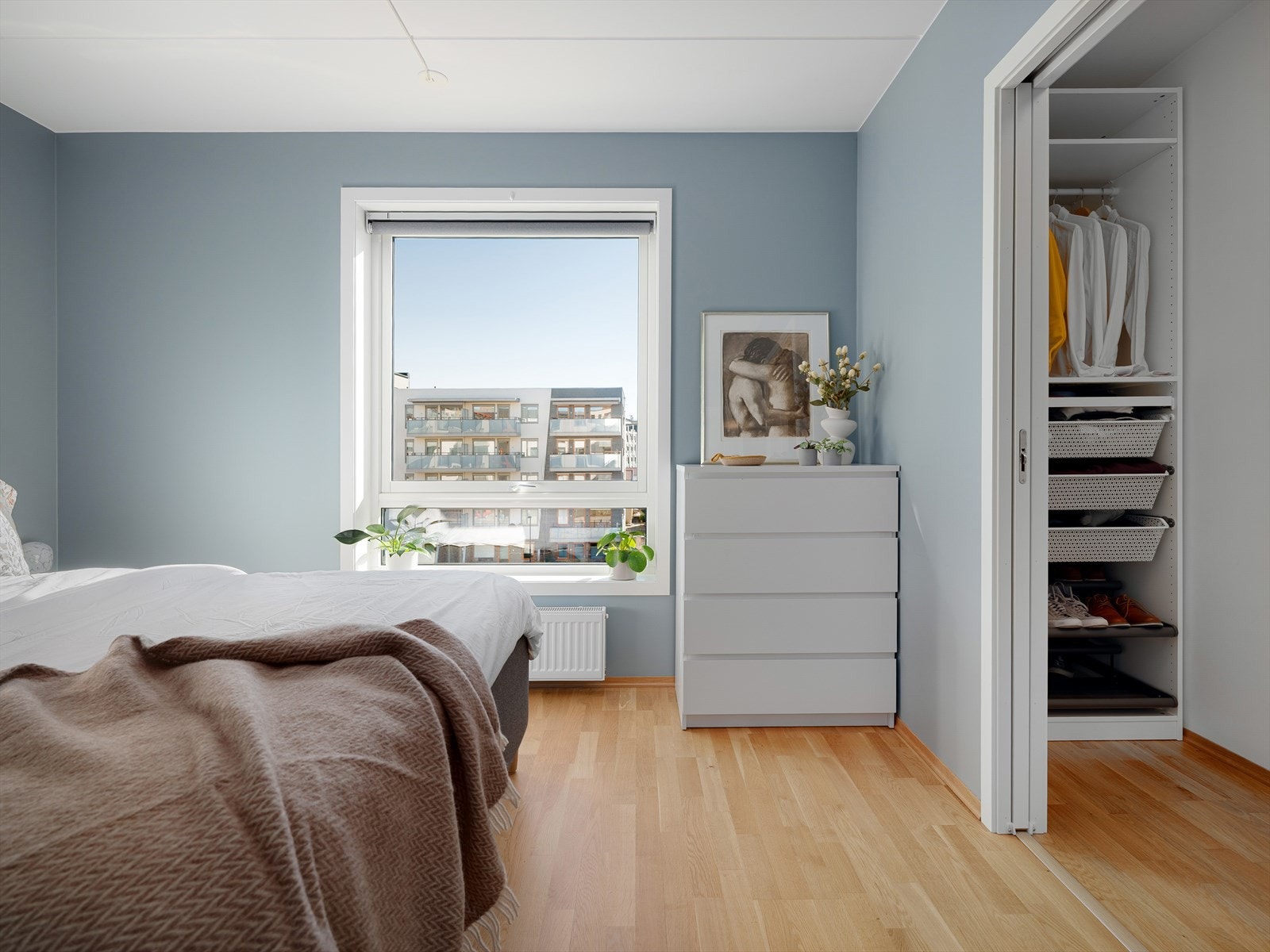 - Hele boligen vender mot rolig område, og det er lite til ingen innsyn - Galleribilde