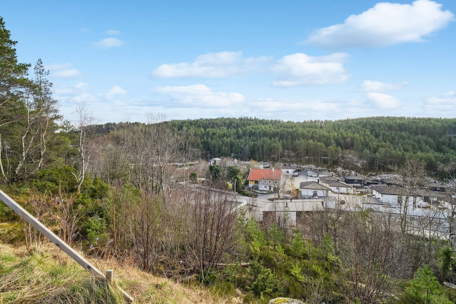 Tomten kan fritt besiktiges. Galleribilde
