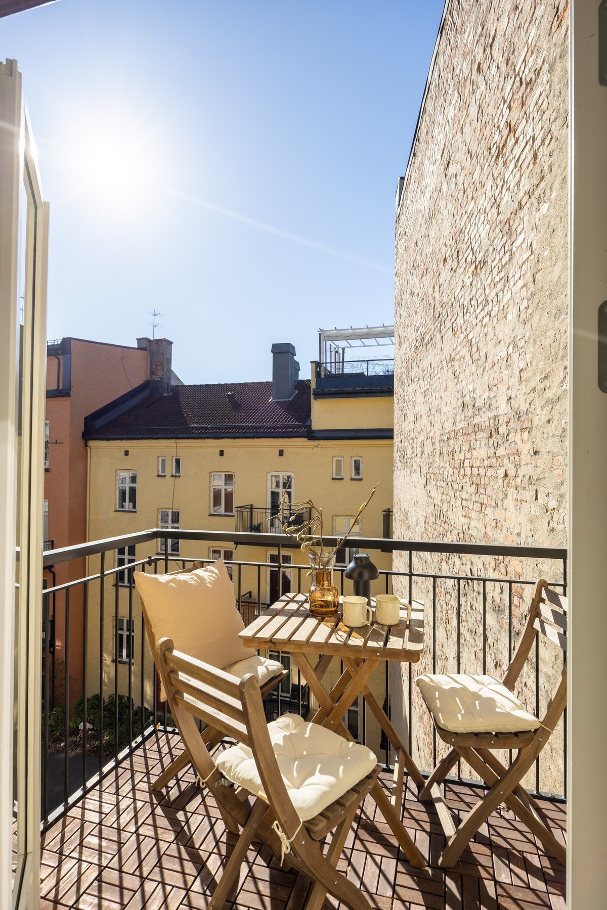 Tilbaketrukket og skjermet beliggenhet, hvor man kan nyte lange sommerkvelder. Galleribilde
