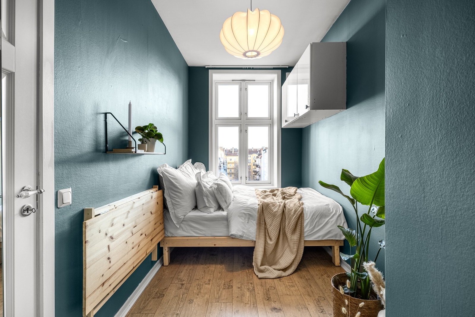 Soverommet er lun og behagelig med farger som gir en god nattesøvn. Galleribilde