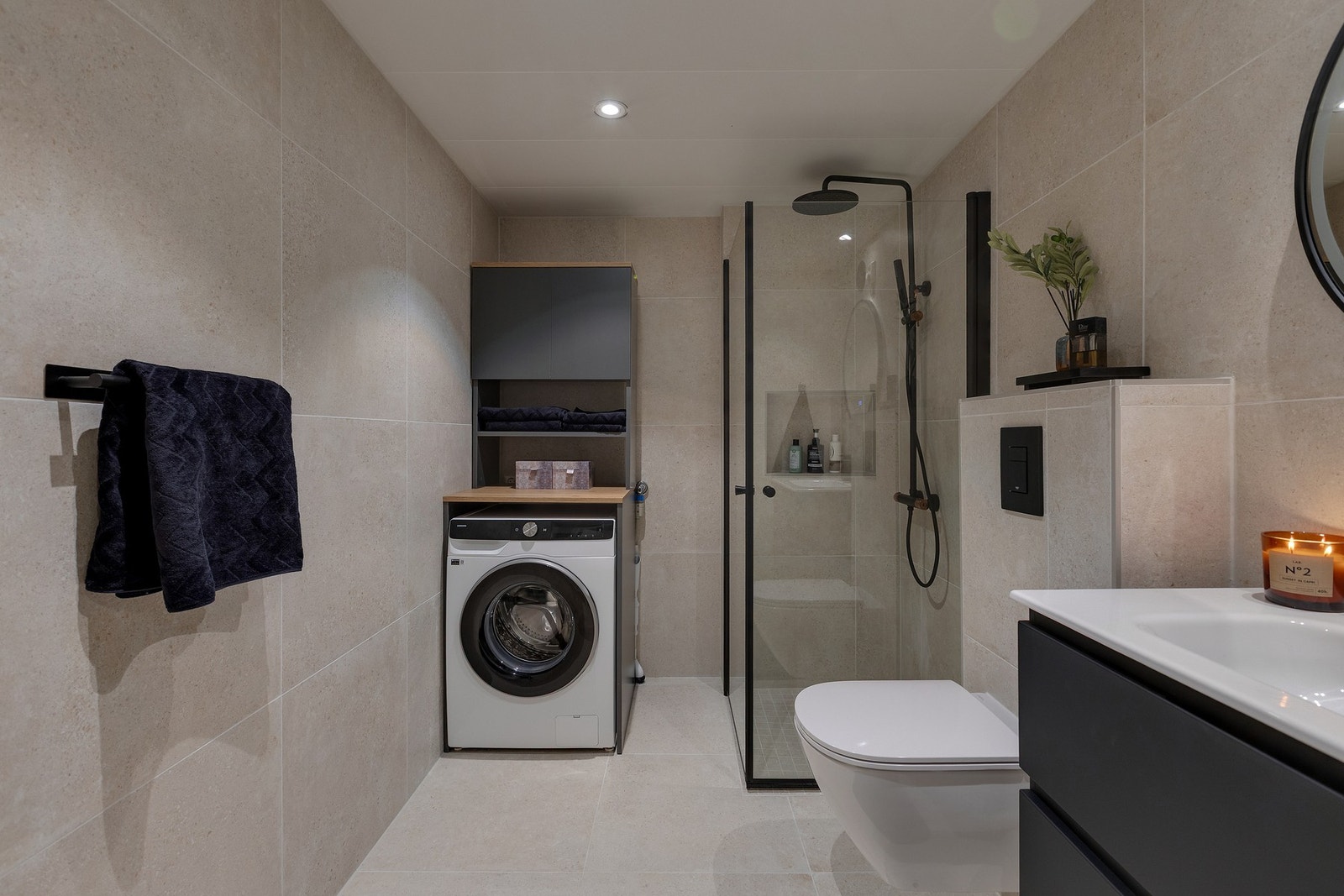 Rålekkert flislagt bad med elektriske varmekabler i gulv Galleribilde