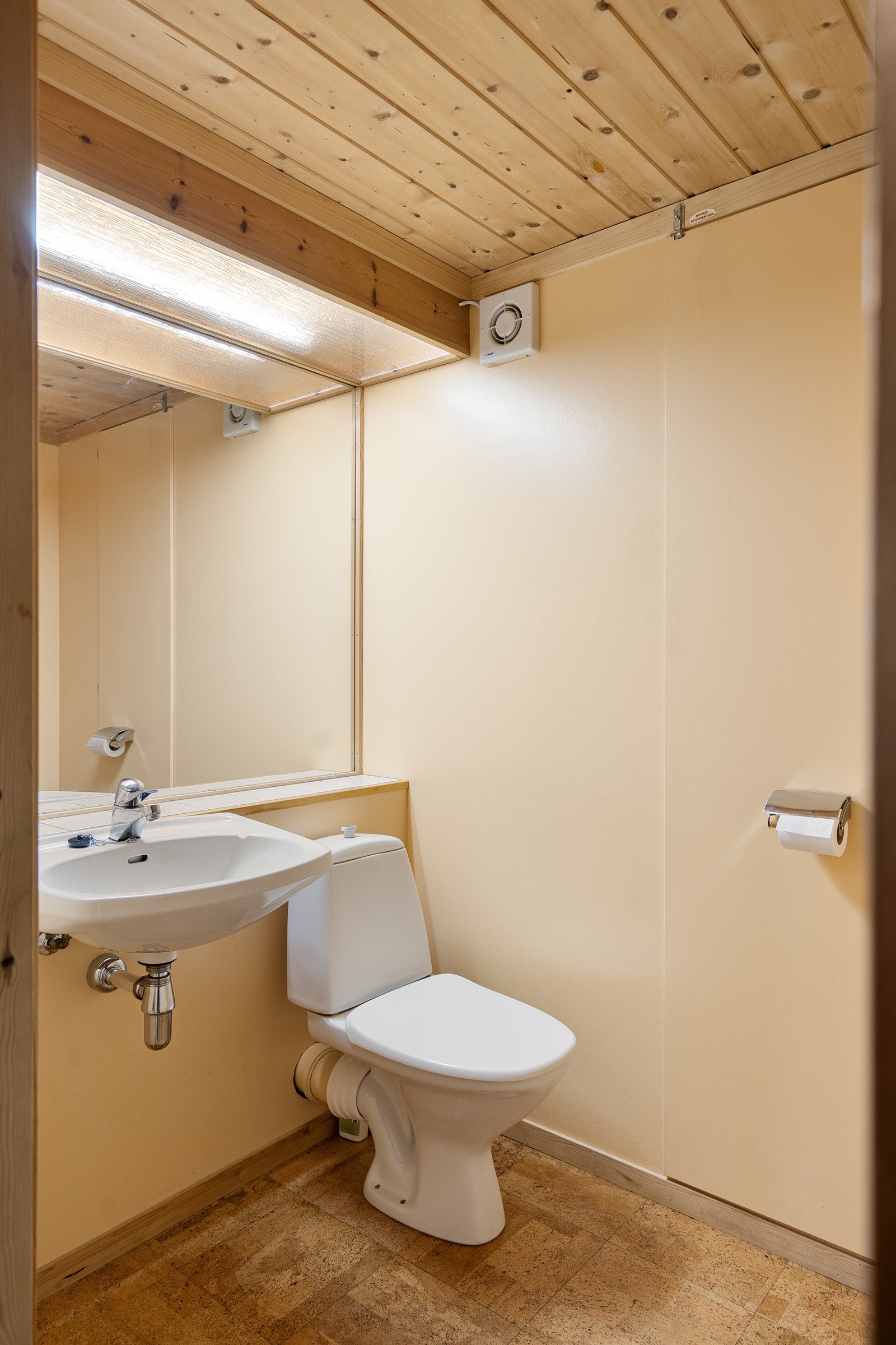 Toalett i underetasjen Galleribilde