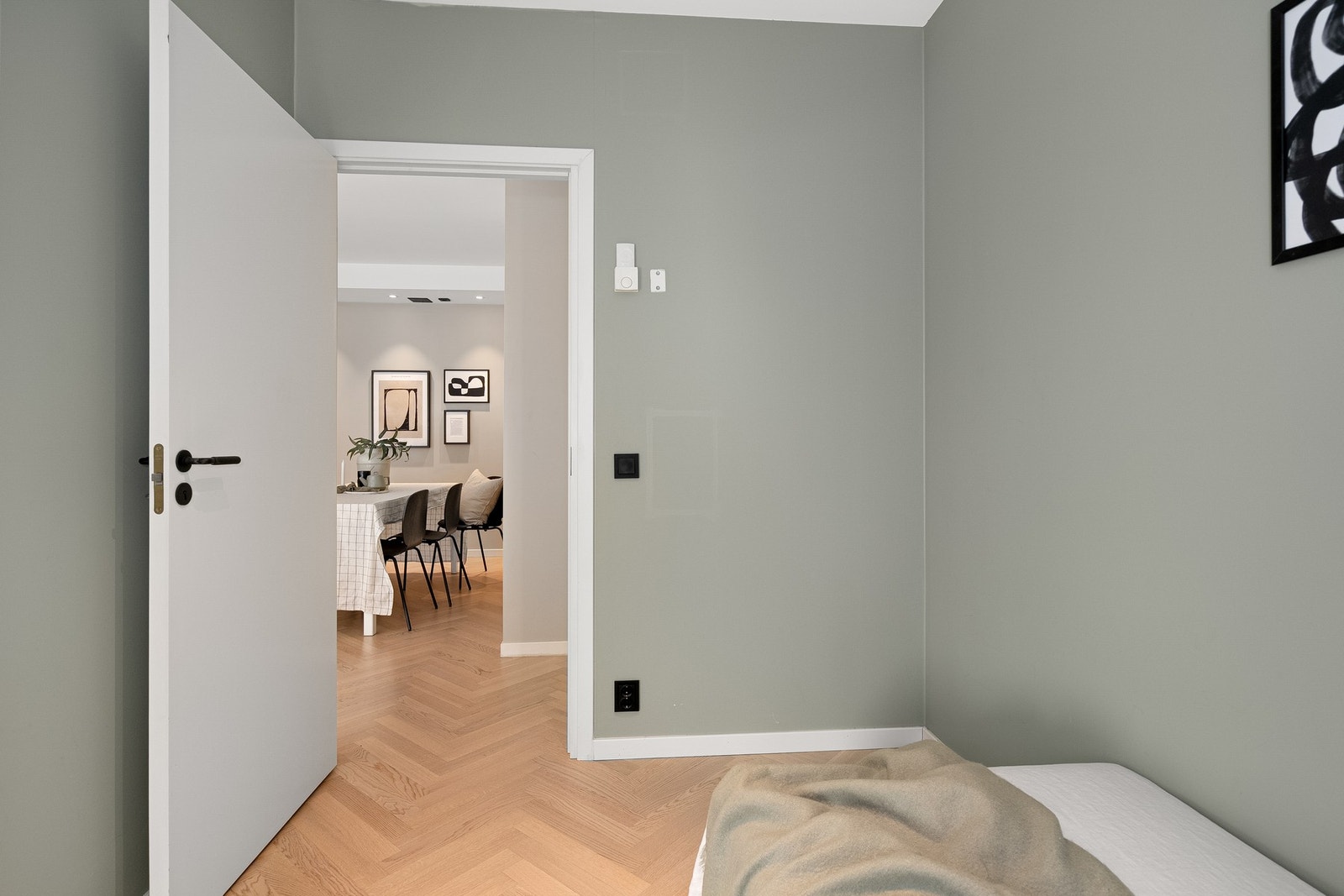Plass til garderobeskap. Galleribilde