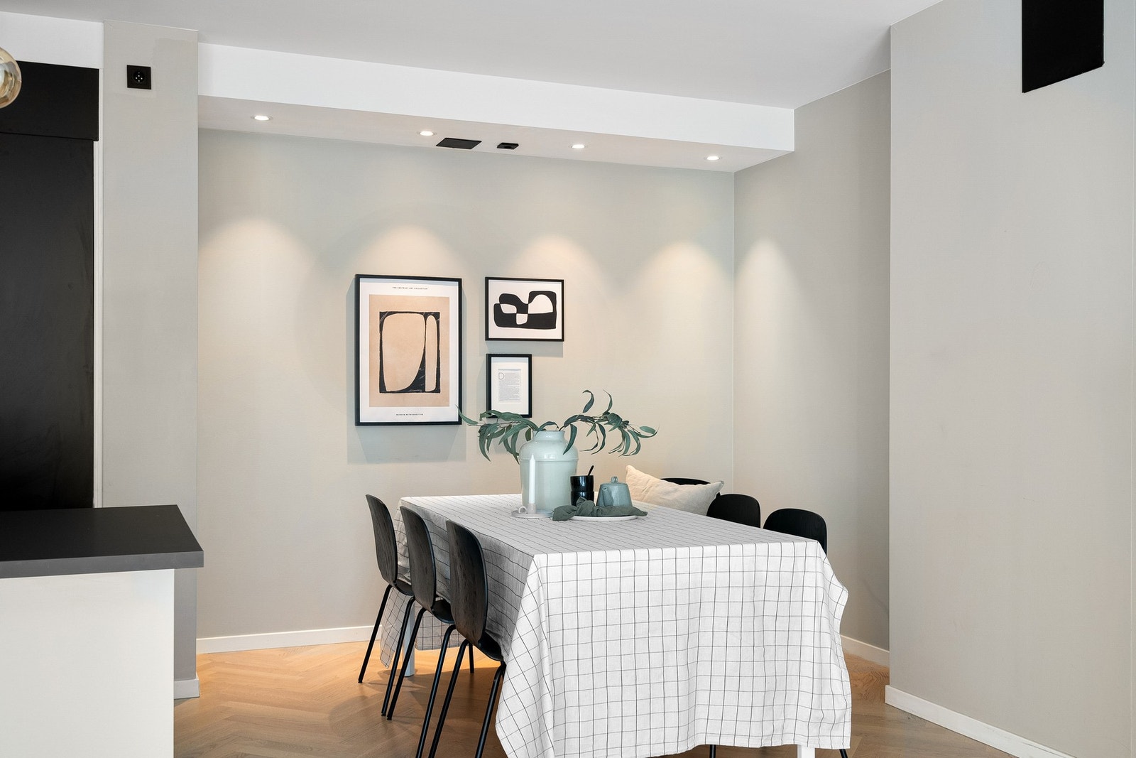 Plass til stort spisebord. Galleribilde