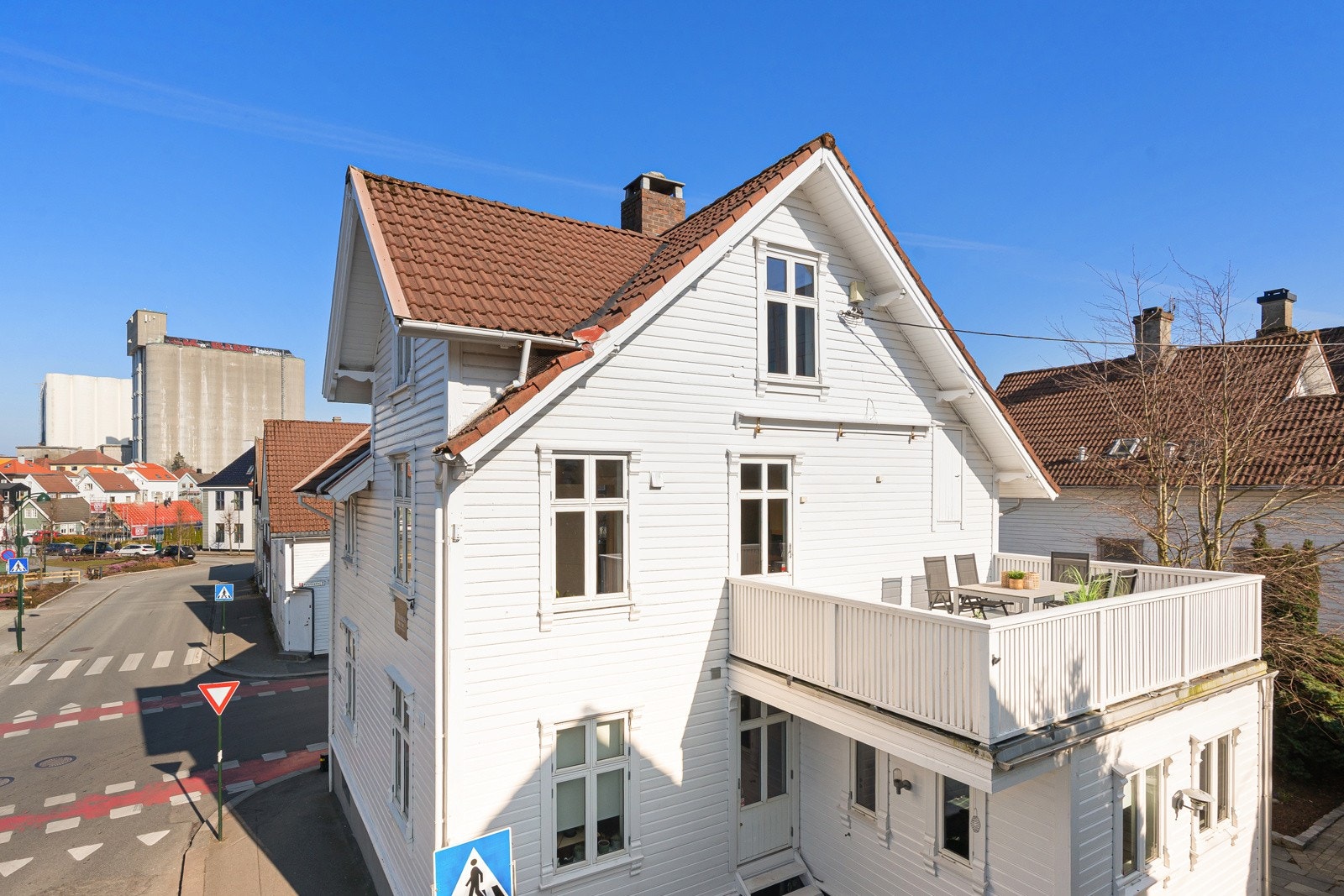 Her kan man nyte ettermiddag og kveldssol. Galleribilde