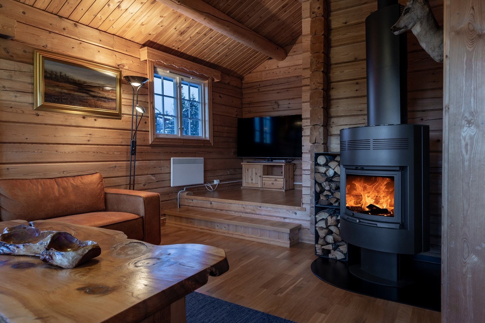 Klassisk vedovn som gir god varme på kalde vinterdager. Galleribilde