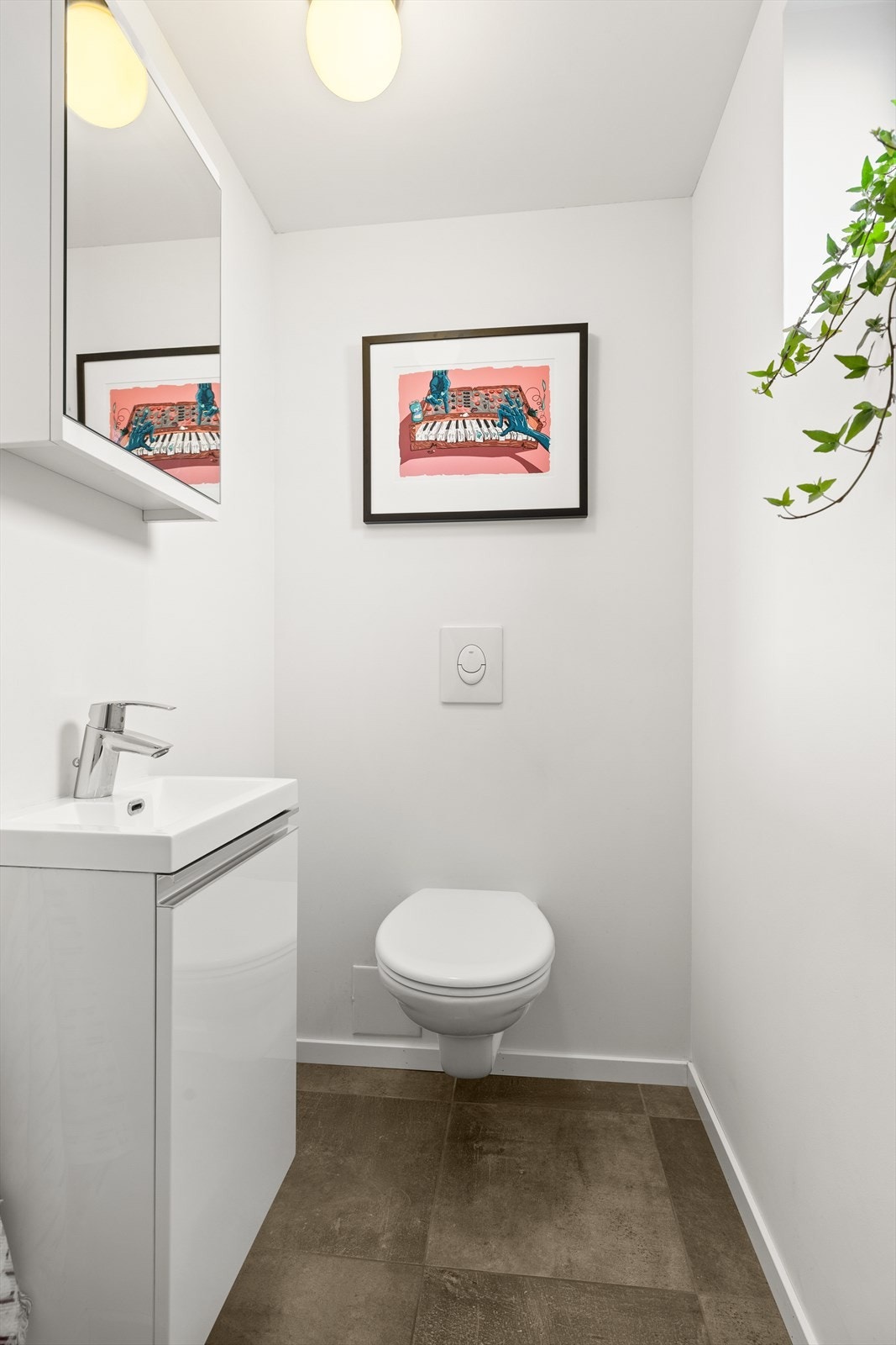 Gjestetoalett i tilknytning til entré. Galleribilde