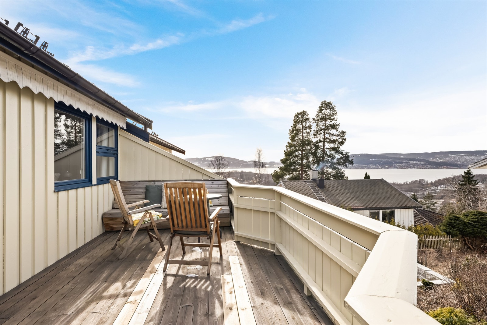 Attraktiv beliggenhet i Linneslia som ligger på Liers solside (sen kveldssol i sommerhalvåret) Galleribilde