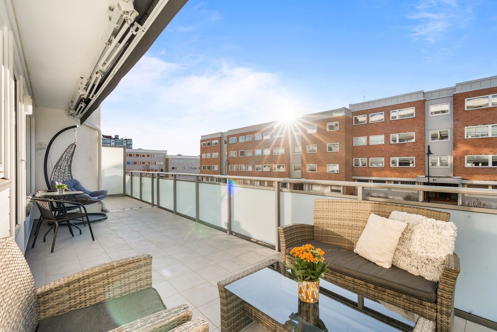 Dette er en meget tiltalende 3-roms andelsleilighet i Bjørnefaret Borettslag. Galleribilde