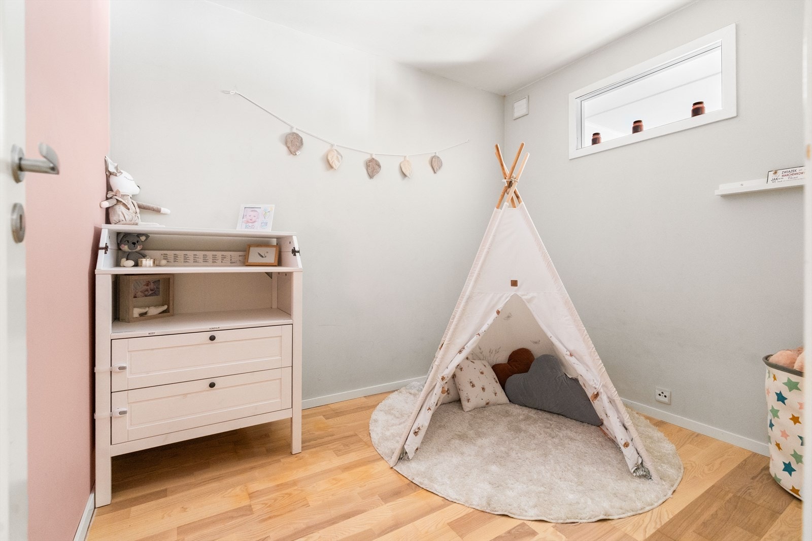 Alkove/disponibelt rom Galleribilde