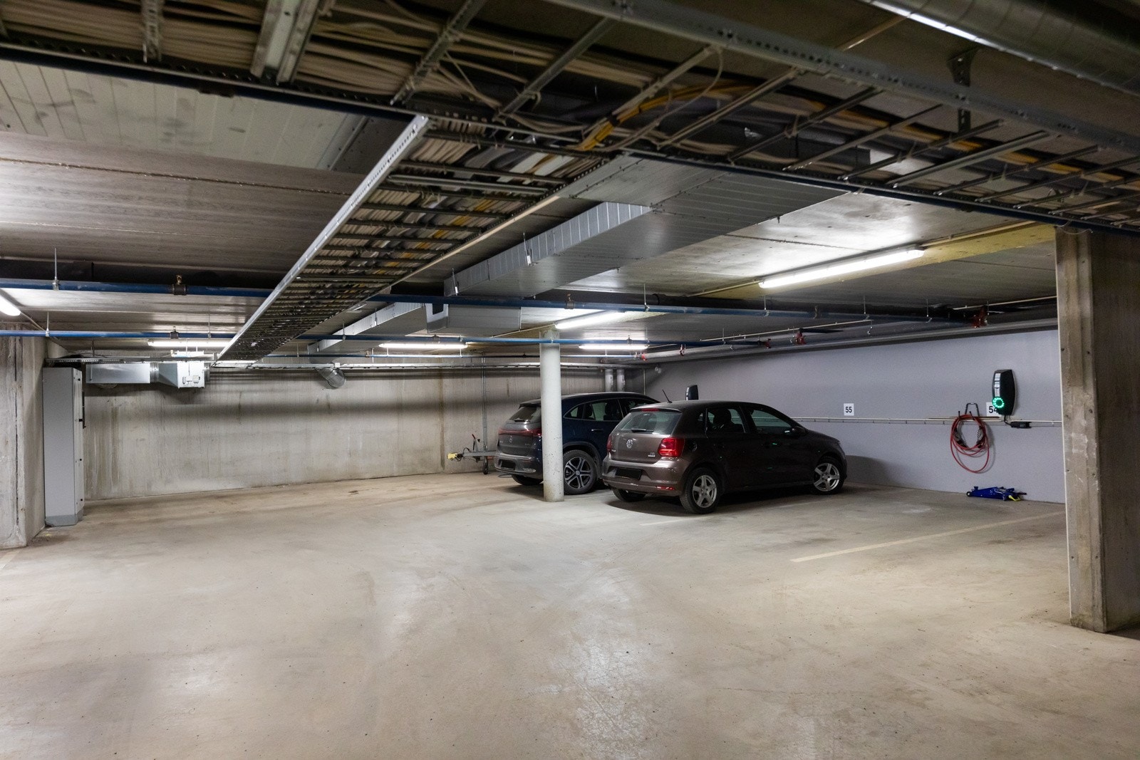 Leilighheten disponerer en garasjeplass i et garasjeanlegg. Galleribilde