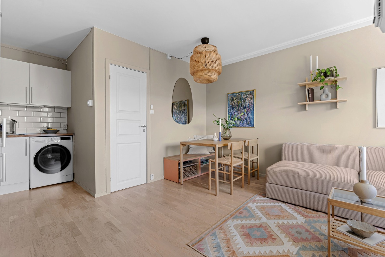 Leiligheten fremstår velholdt, med god standard og moderne utførelse. Galleribilde