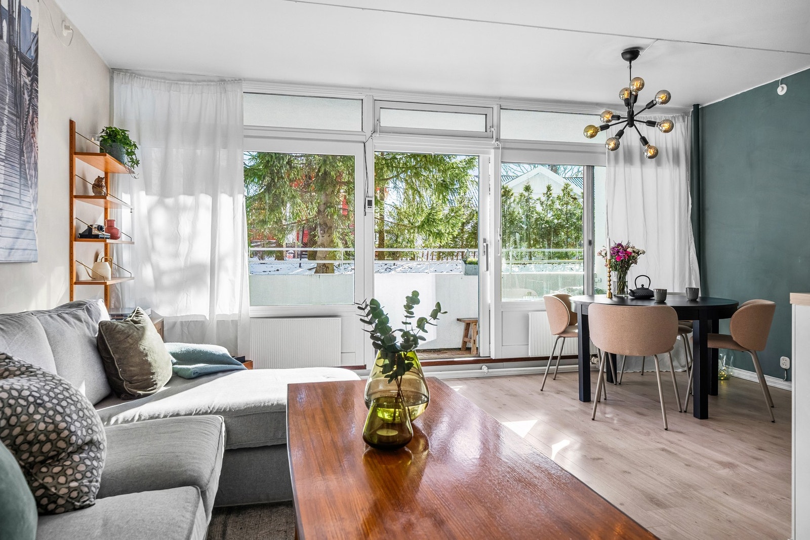 PrivatMegleren Atrium v/ Daniel Bigom har gleden av å presentere en flott, velholdt 3-roms i Garver Ytterborgs vei 125! Galleribilde