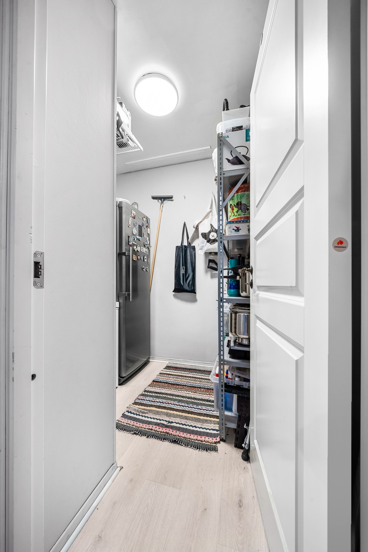 Praktisk innvendig bod med plass til det aller meste! Galleribilde