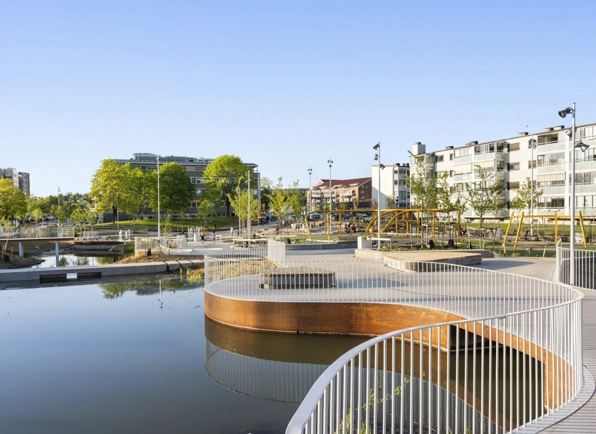 Skårerparken ligger i hjertet av Lørenskog sentrum og bidrar til å gjøre området åpent og hyggelig. Galleribilde