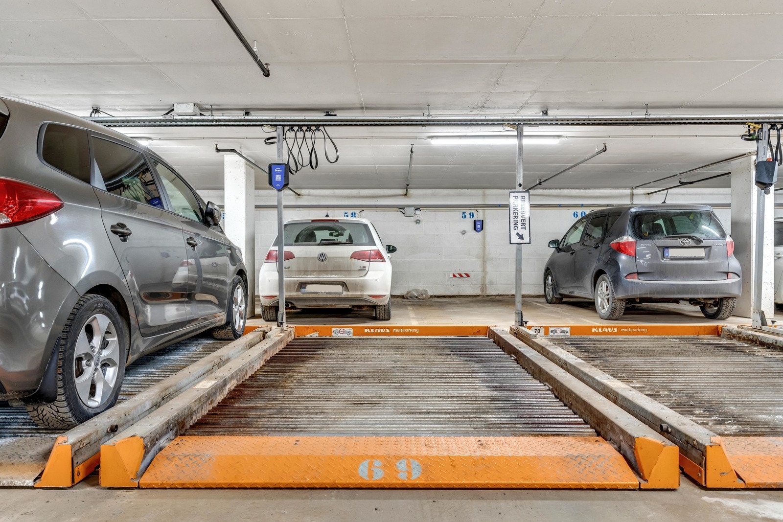 Til nevnte leilighet medfølger det bruksrett til en parkeringsplass som styret informerer om er nr. 69. Bruksretten følger leiligheten ved salg Galleribilde