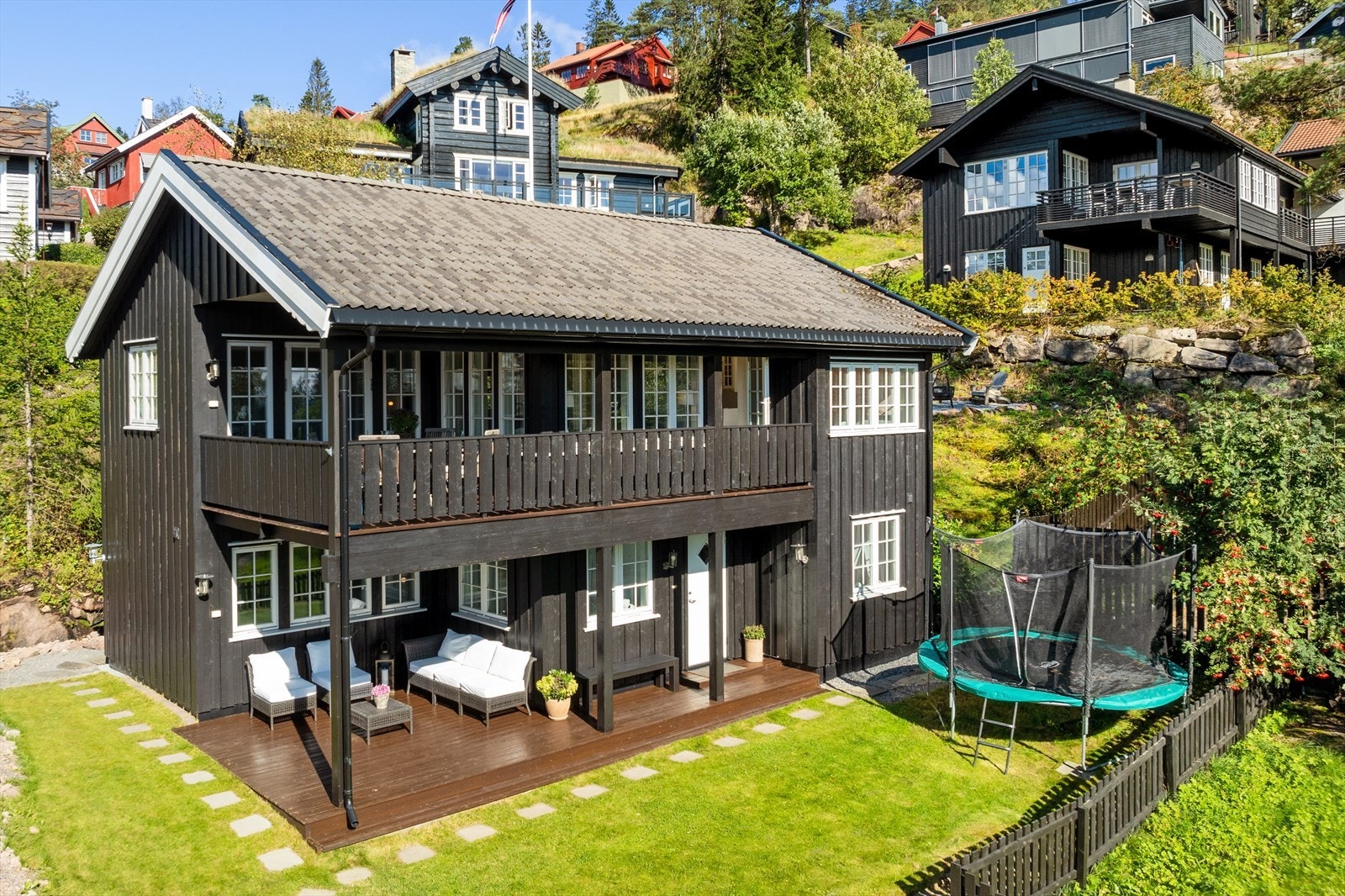 Velkommen til Veslekleiva 1C presentert av Peter Björklund og Marthe Skabo ved Nordvik Bygdøy Allé. Galleribilde