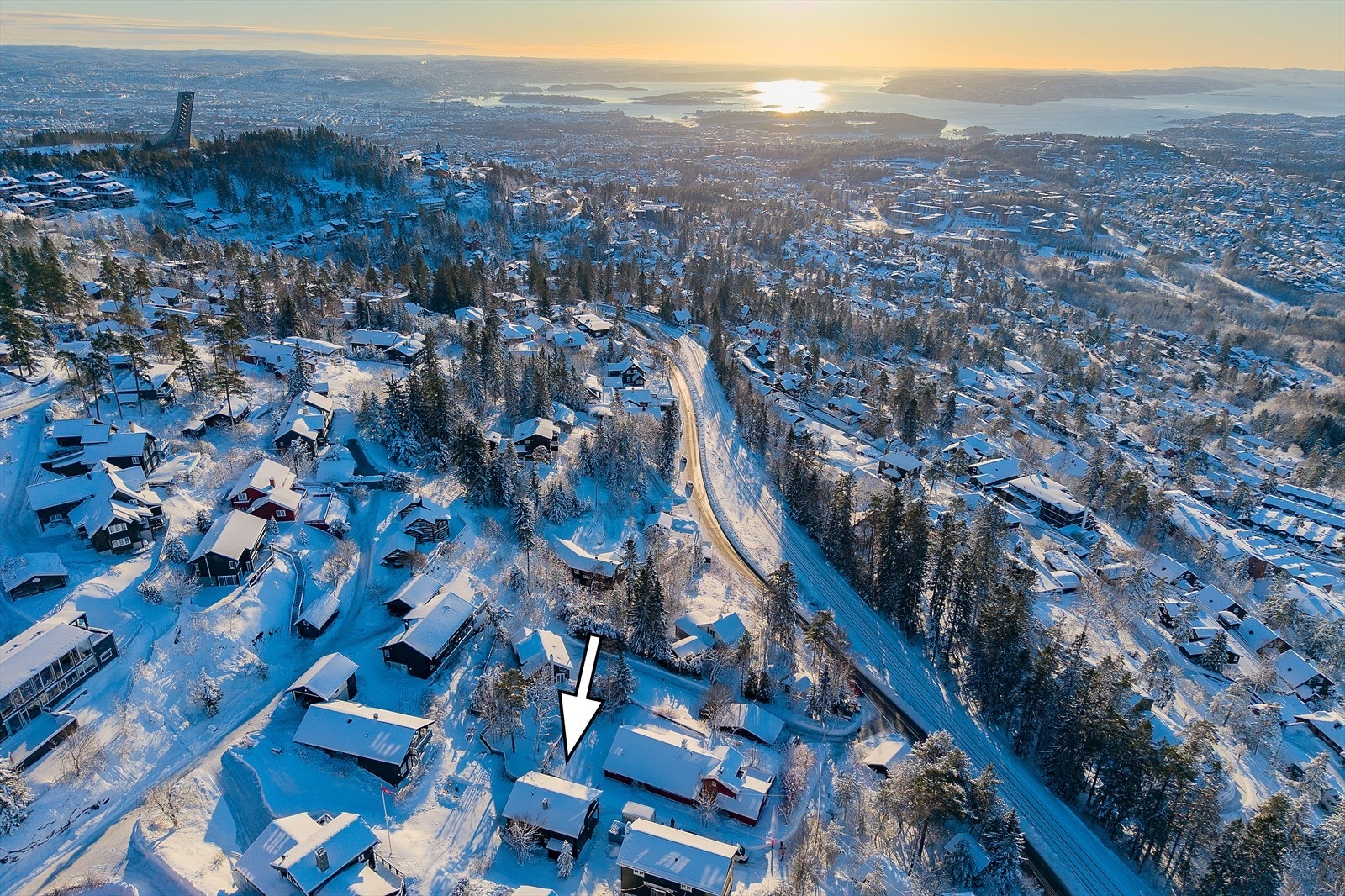 Boligen er markert med pil på bildet. Galleribilde