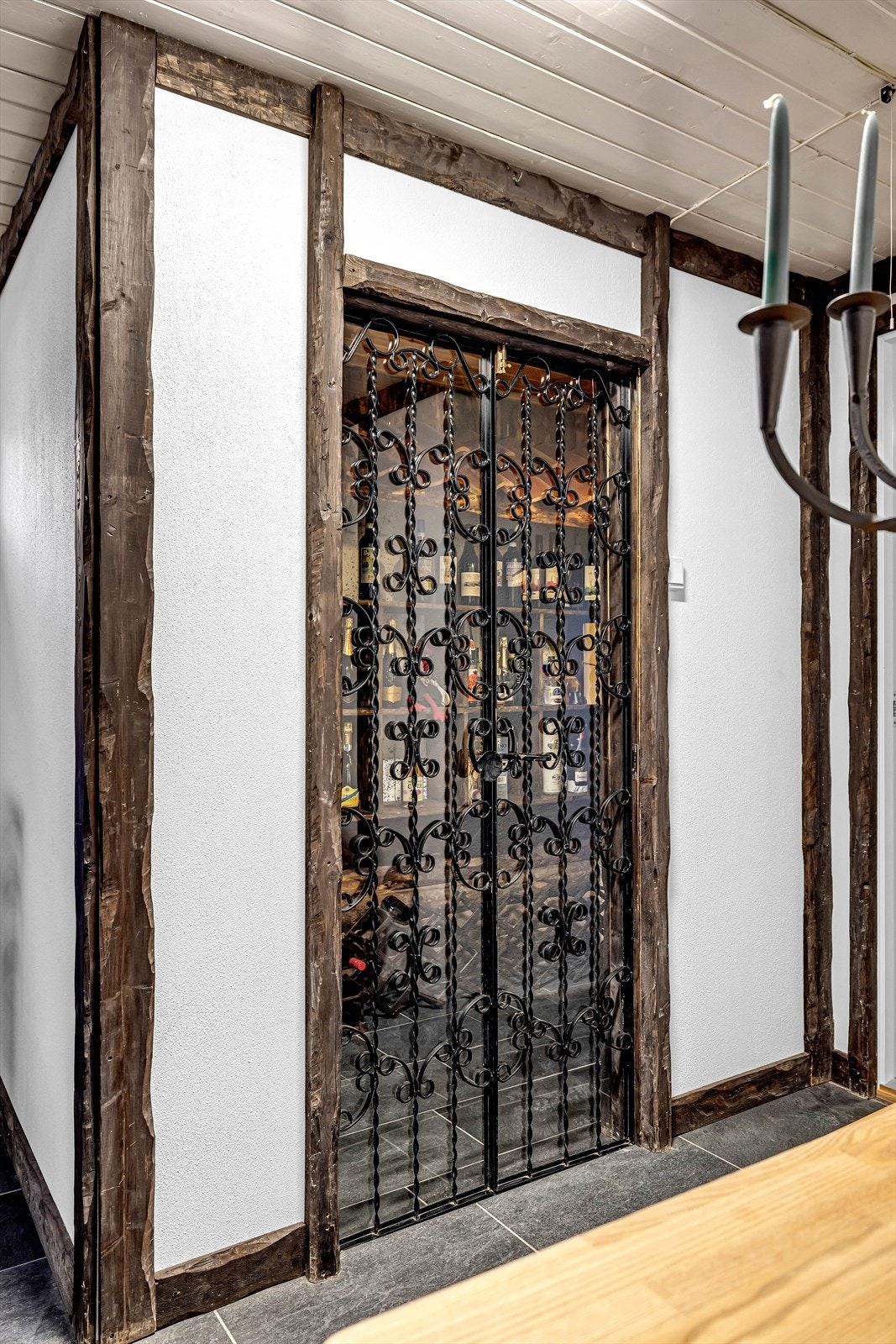 Vinkjeller. Galleribilde