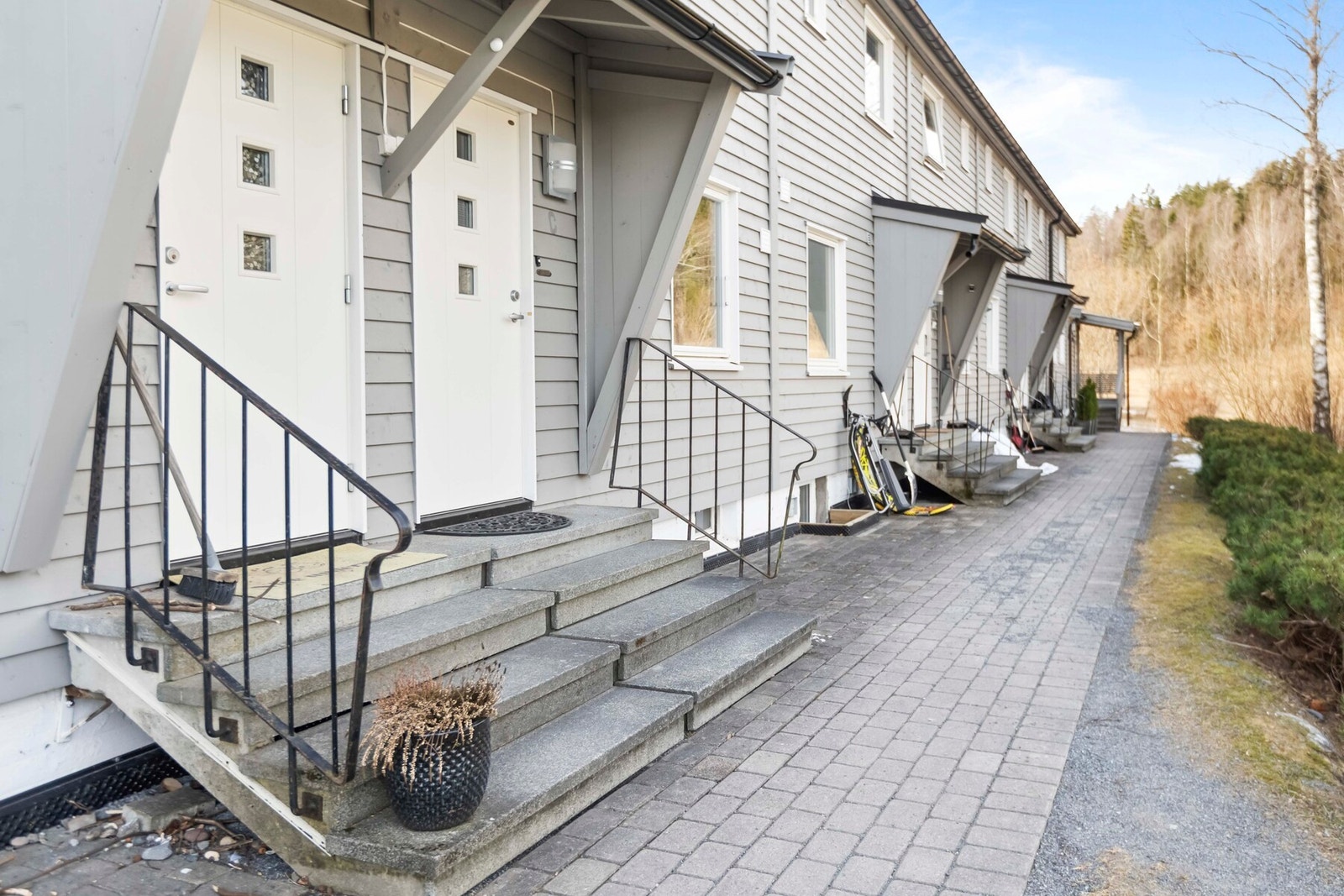 Inngangsparti. Galleribilde