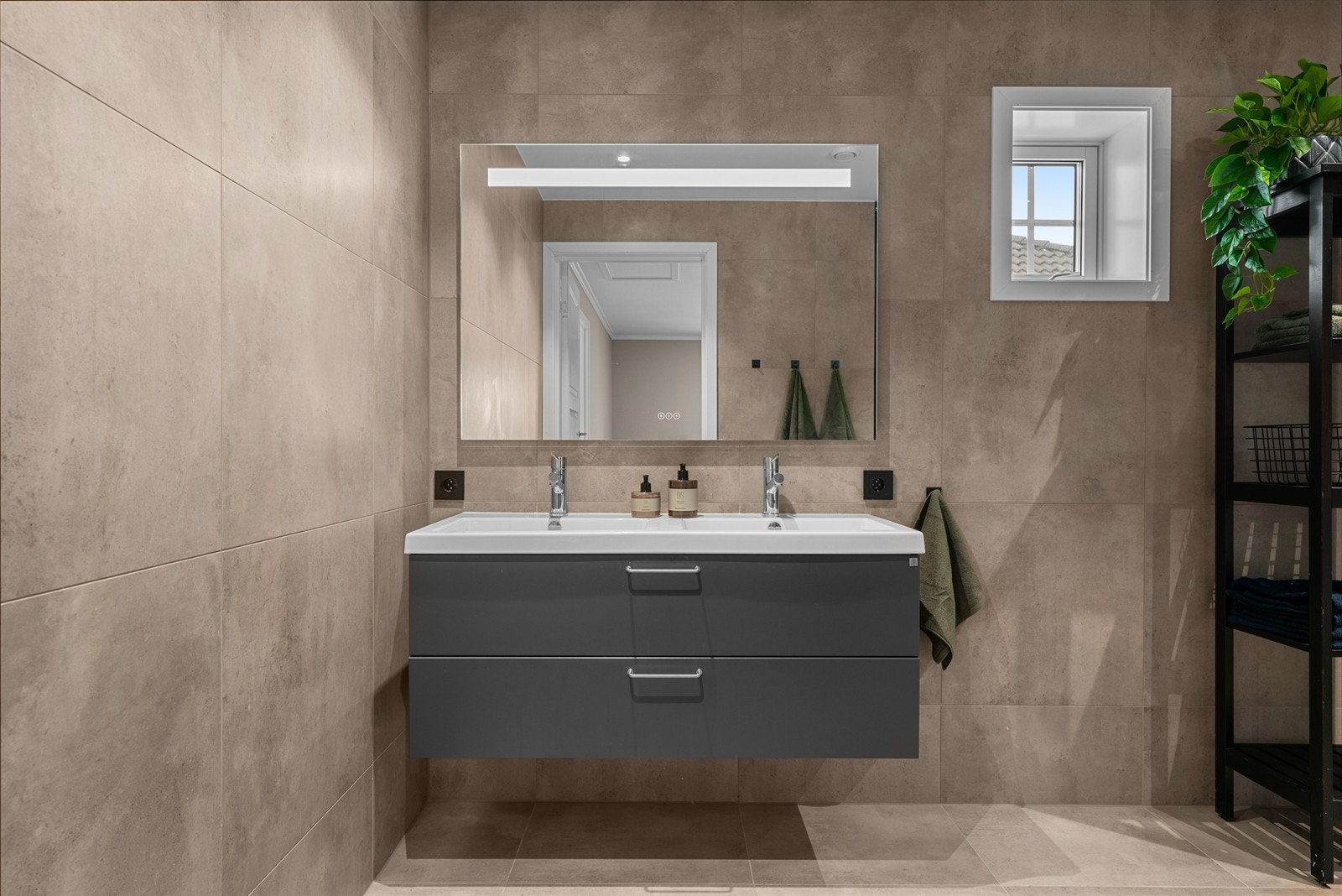 Dobbel servant Galleribilde