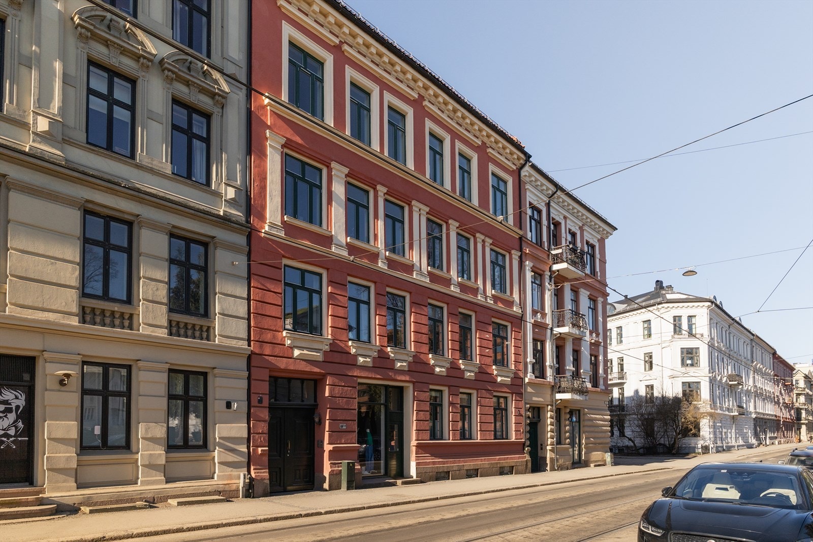 Frognerveien 44G har en fantastisk beliggenhet sentralt på Frogner, rett ved den ikoniske Frognerparken Galleribilde