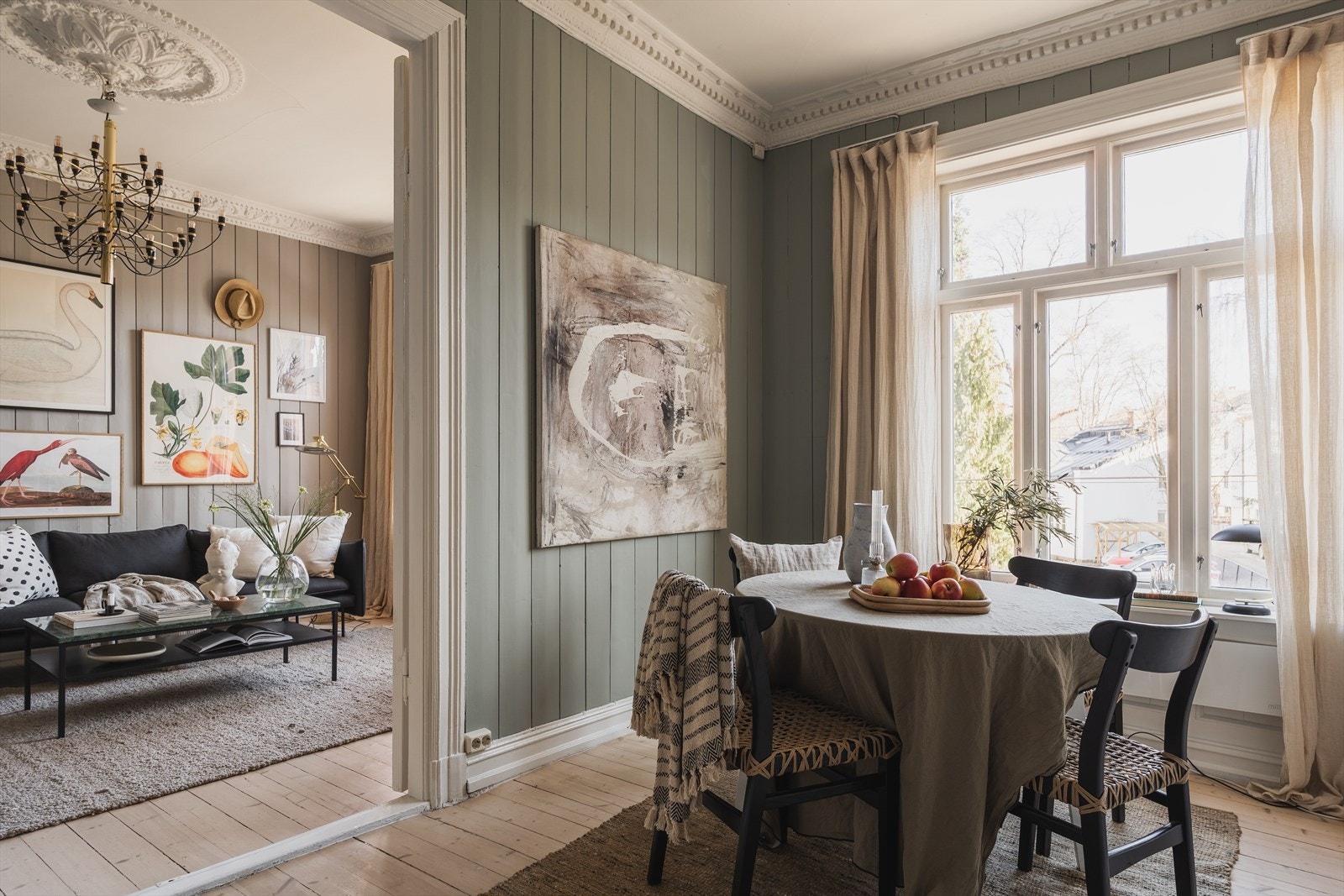 Leiligheten ble modernisert i 2011 av forrige eier, hvor både kjøkken og bad ble oppgradert. Galleribilde