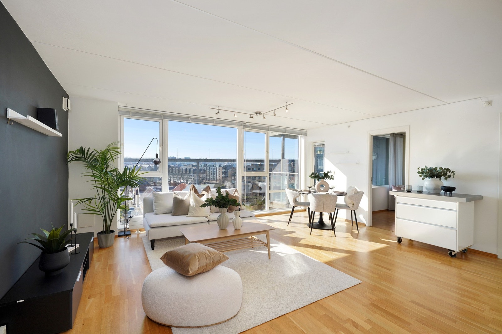 Her har vi utsikt med stor U! Galleribilde