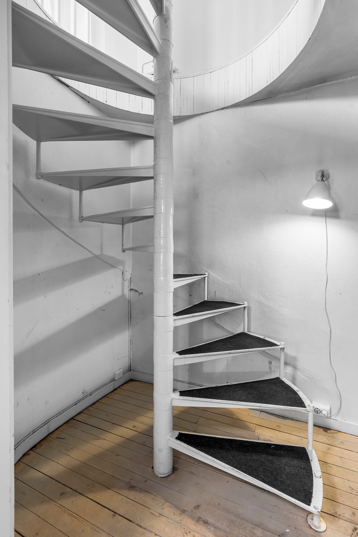 Trapp ned til underetasjen Galleribilde