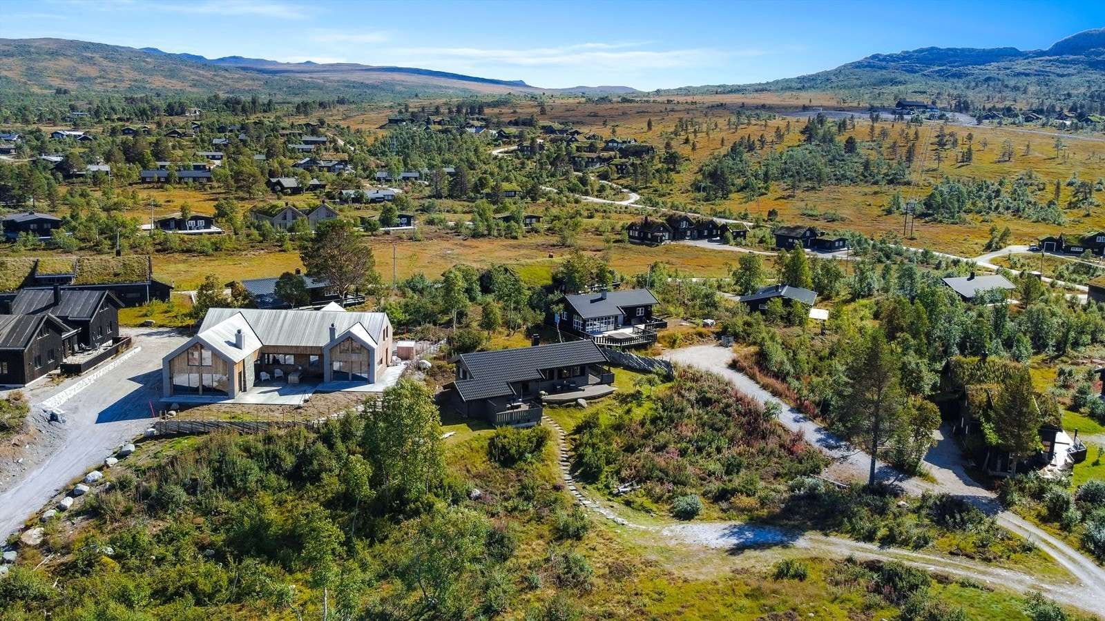 Nærhet til oppkjørte skiløyper og flotte turområder hele året.. Galleribilde