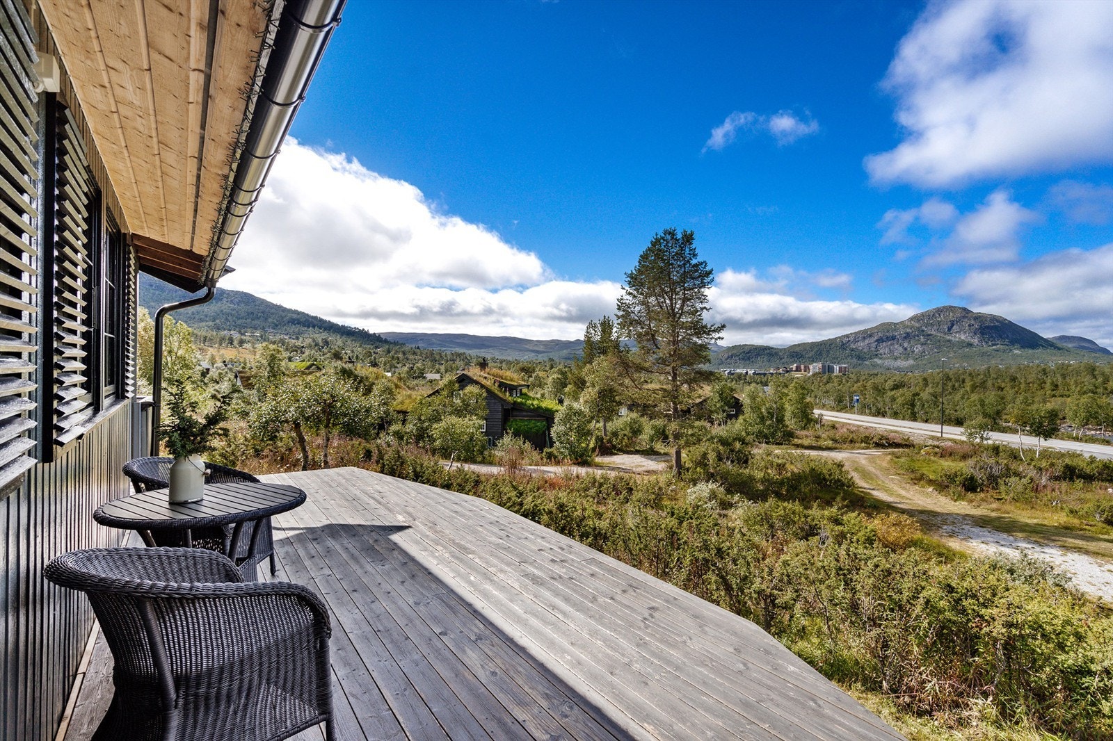 Fra inngangspartiet er det også flott utsikt og gode solforhold. Galleribilde