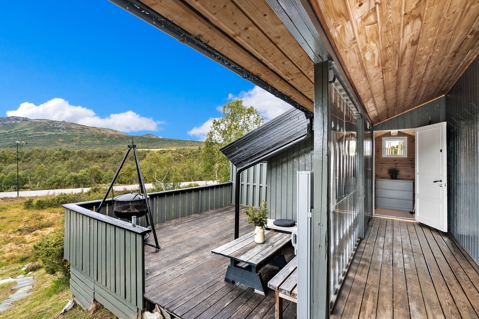 Fra inngangspartiet mot soveplassen i tilbygget. Galleribilde