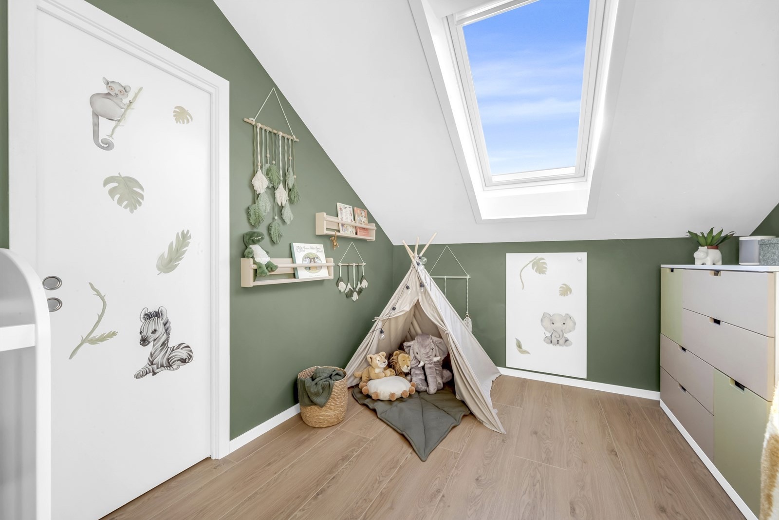 Praktisk lagring er det også inne i veggen. Galleribilde