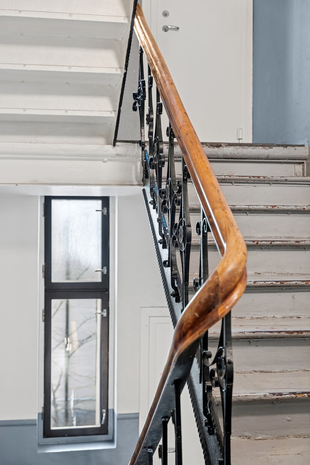 Leiligheten ligger i en klassisk bygård. Galleribilde