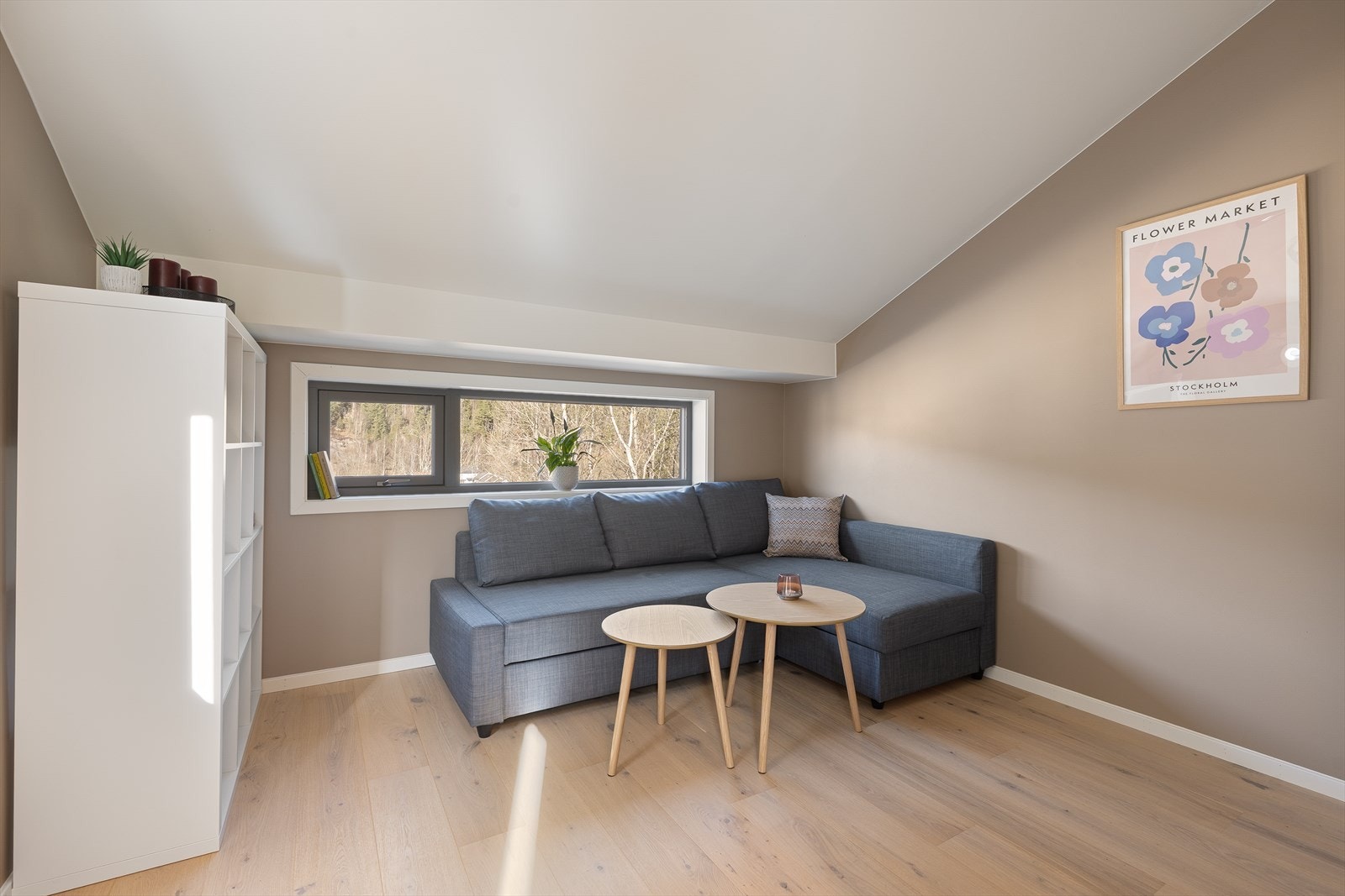 Toppetasjen inneholder to soverom, hvor dette soverommet passer utmerket som loftstue eller gjesterom Galleribilde