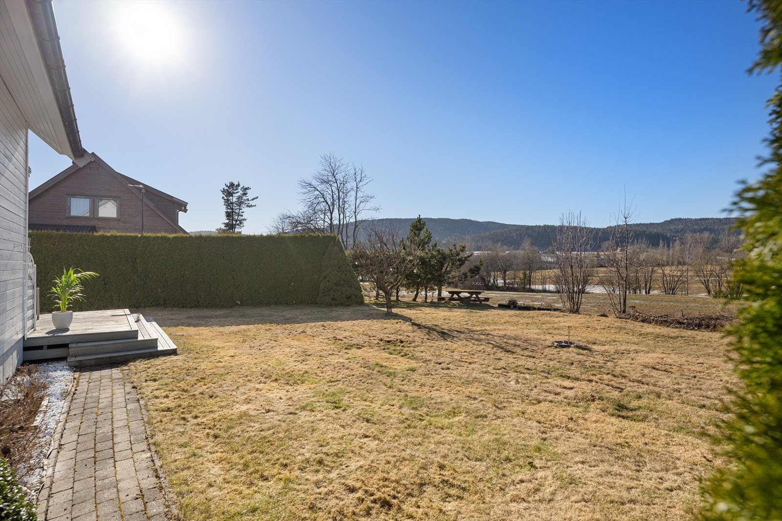 Store plenarealer med god tumleplass for store og små. Galleribilde